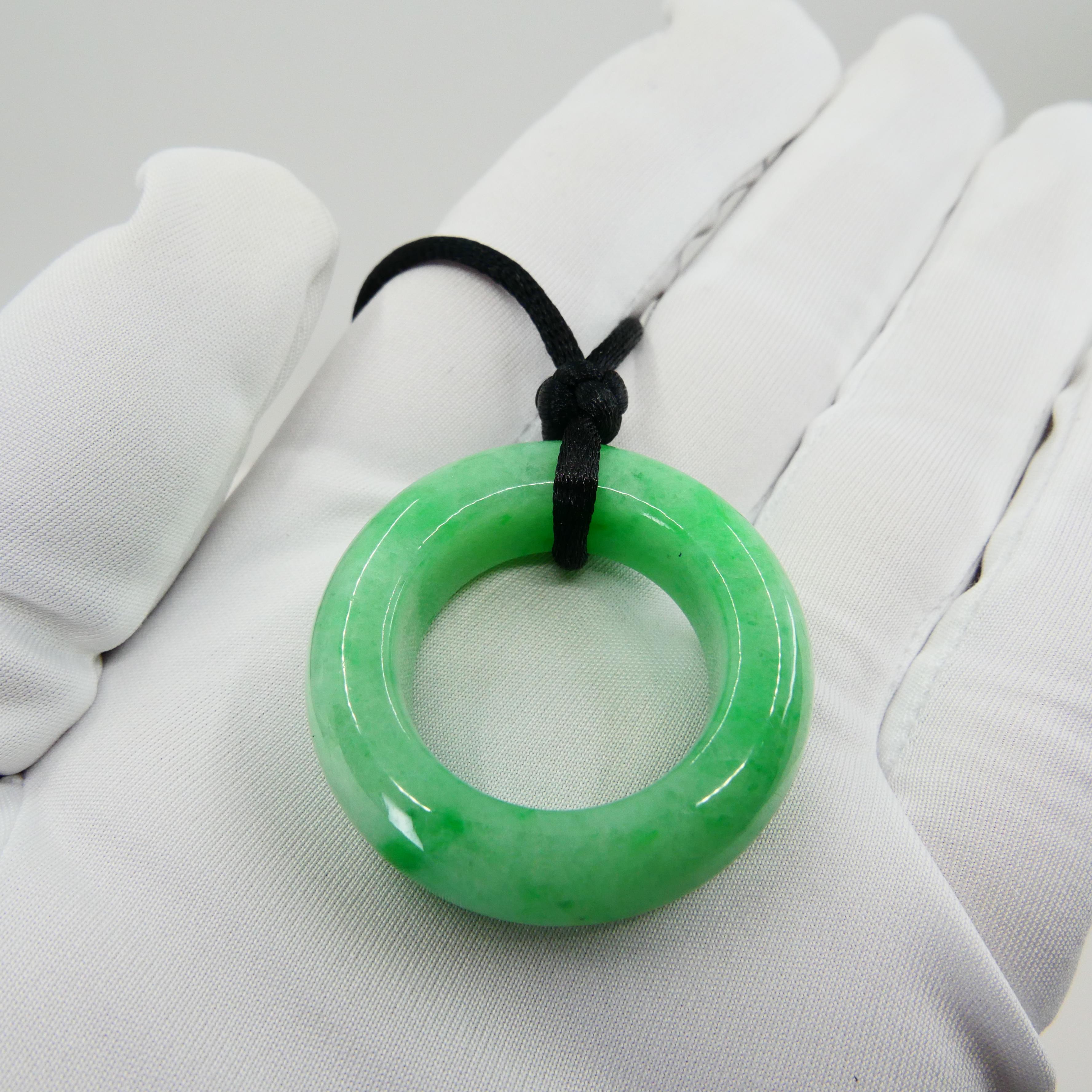 Certified 100 Carat Jadeite Jade Peace Pendant, Apple Green, Substantial For Sale 4