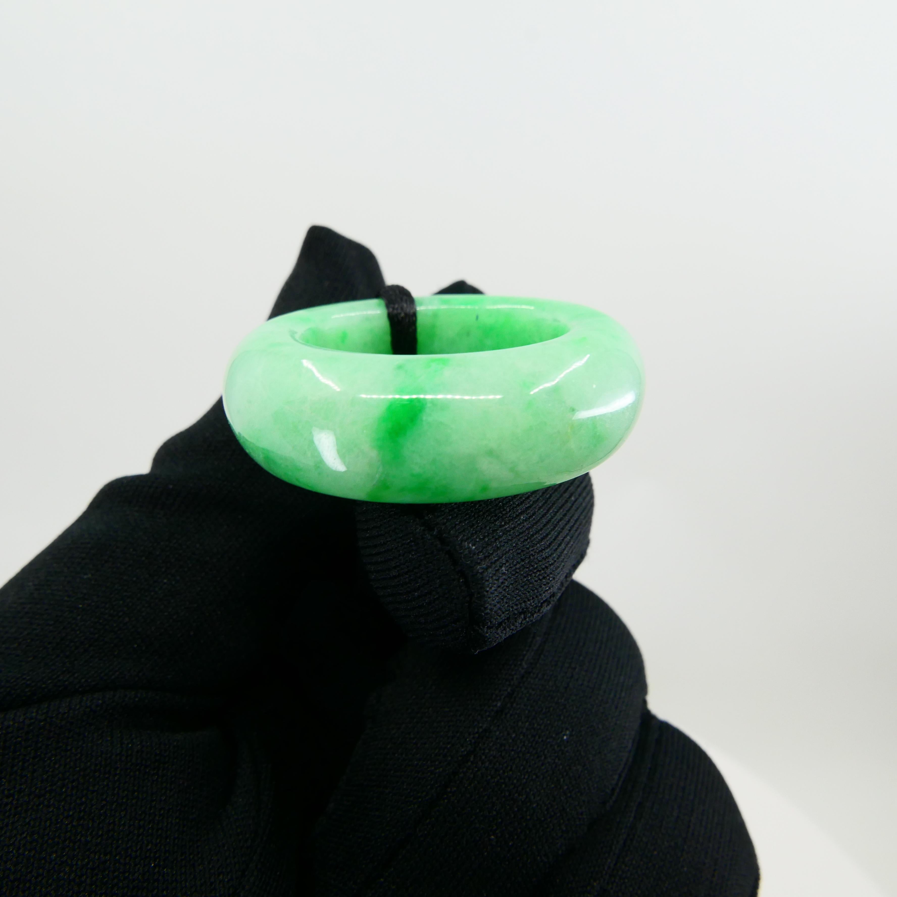 Certified 100 Carat Jadeite Jade Peace Pendant, Apple Green, Substantial For Sale 3