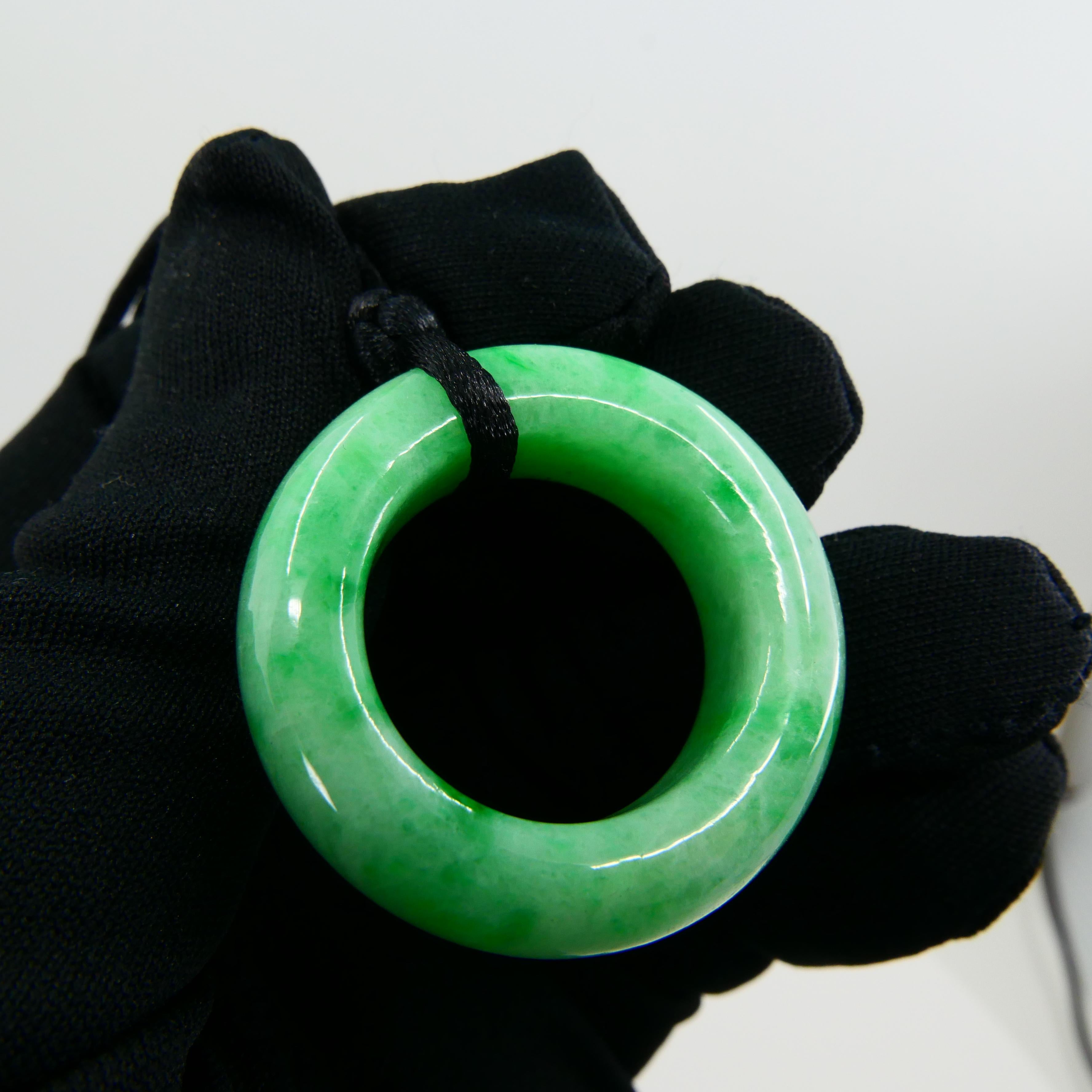 Certified 100 Carat Jadeite Jade Peace Pendant, Apple Green, Substantial For Sale 5