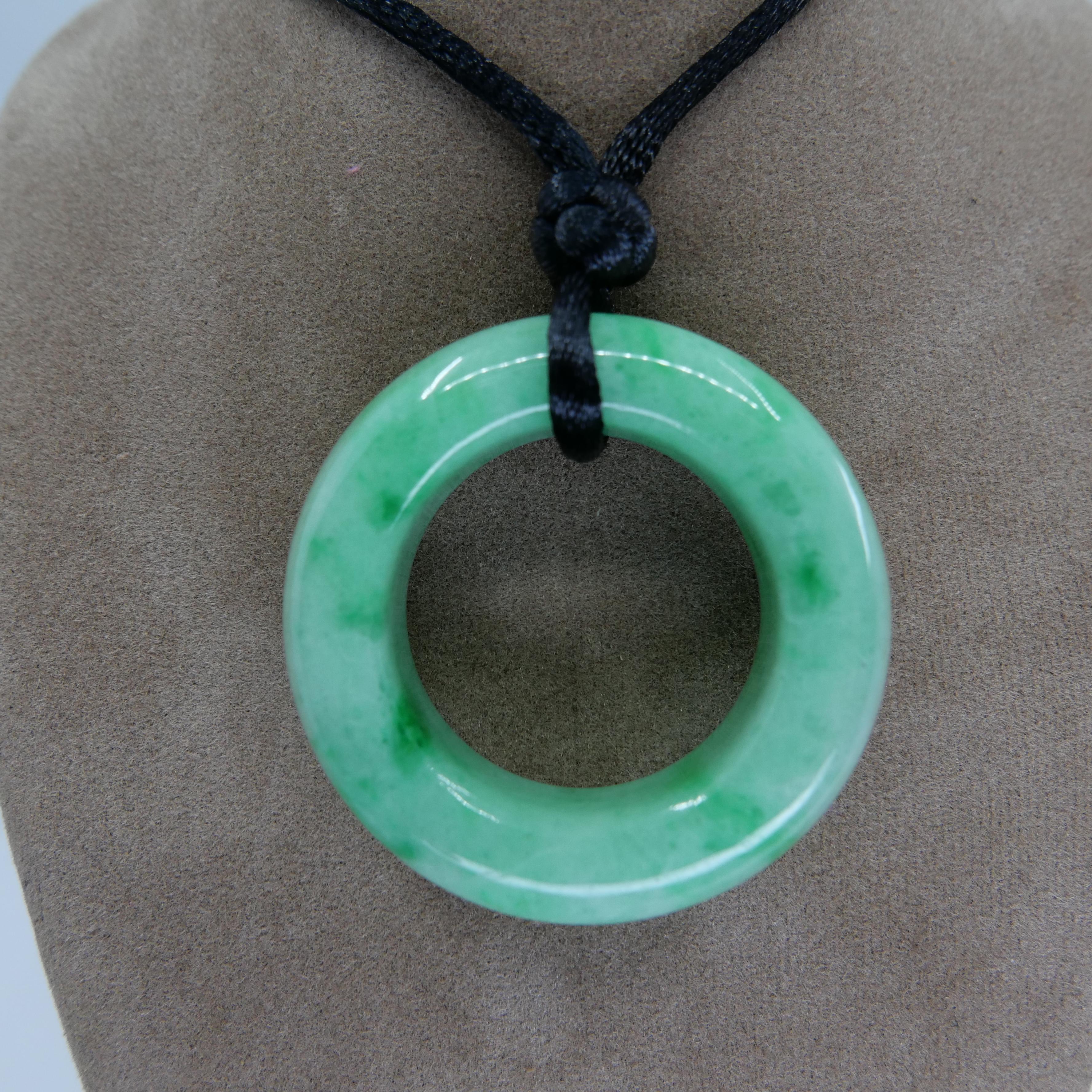 Certified 100 Carat Jadeite Jade Peace Pendant, Apple Green, Substantial For Sale 6