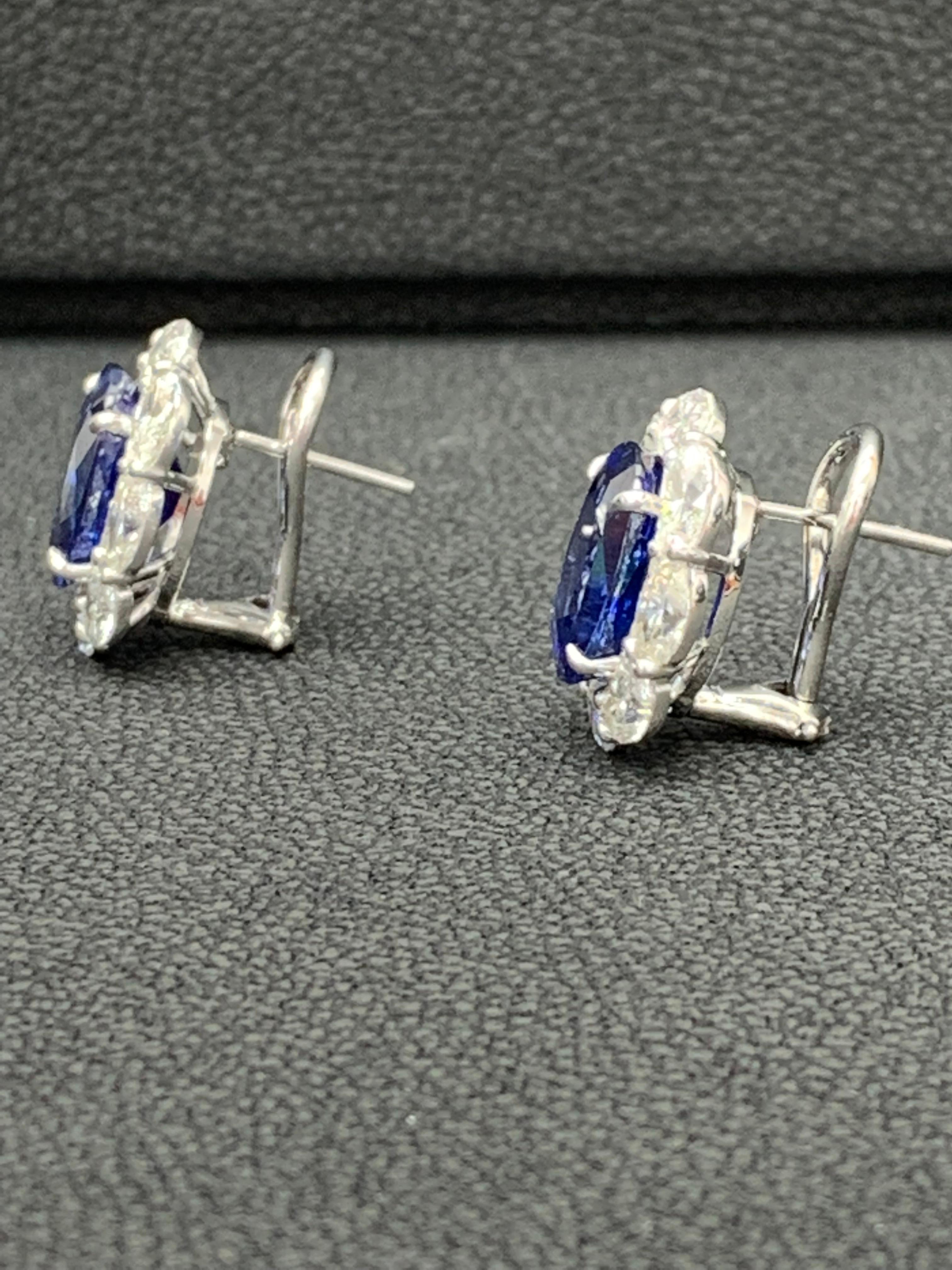 Certified 10.11 Carat Oval Cut Blue Sapphire and Diamond Halo Earrings in 18K In New Condition For Sale In NEW YORK, NY