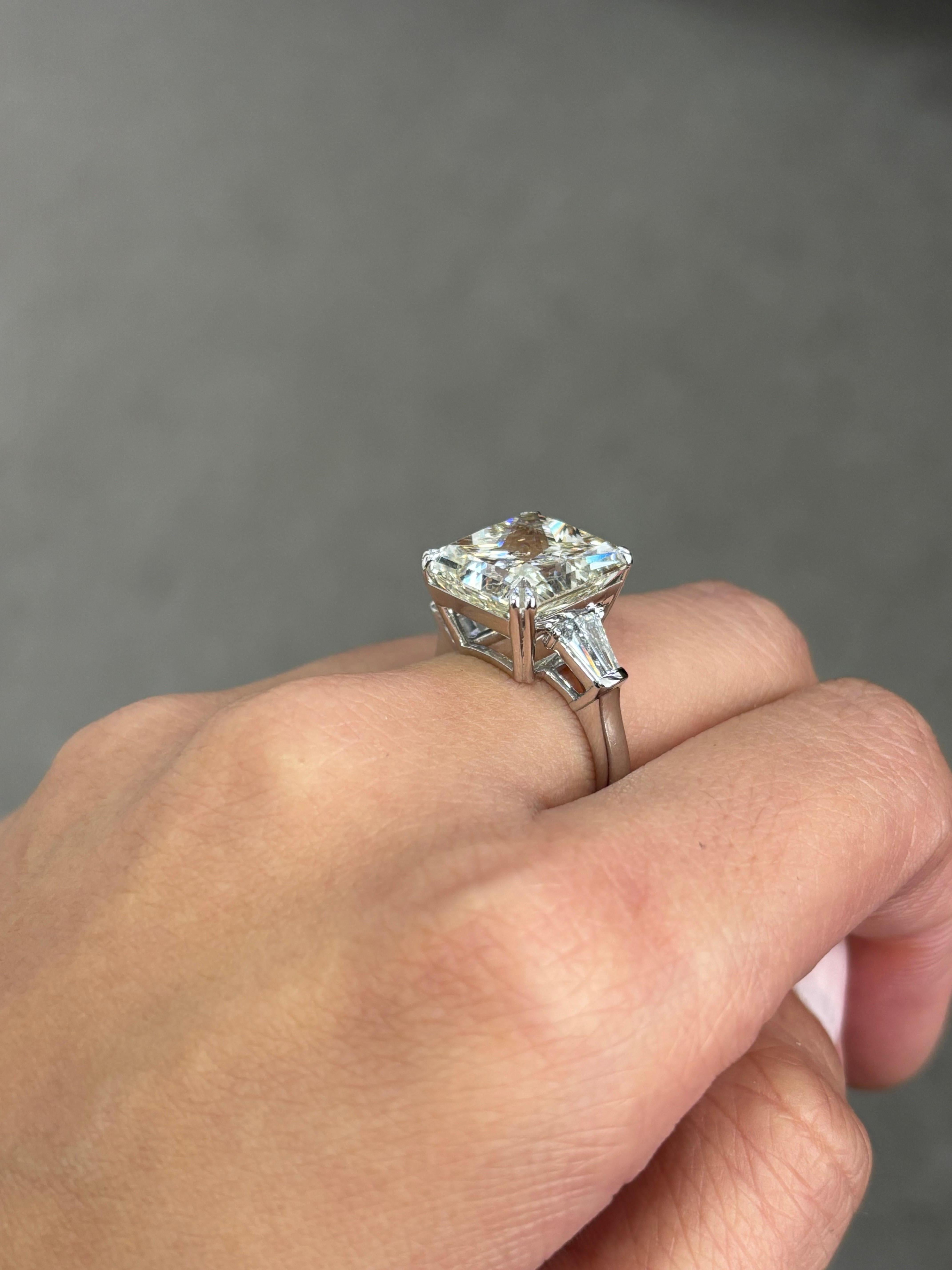 Taille radiant Bague de fiançailles certifiée 10,16 carats diamant taille radiant  en vente