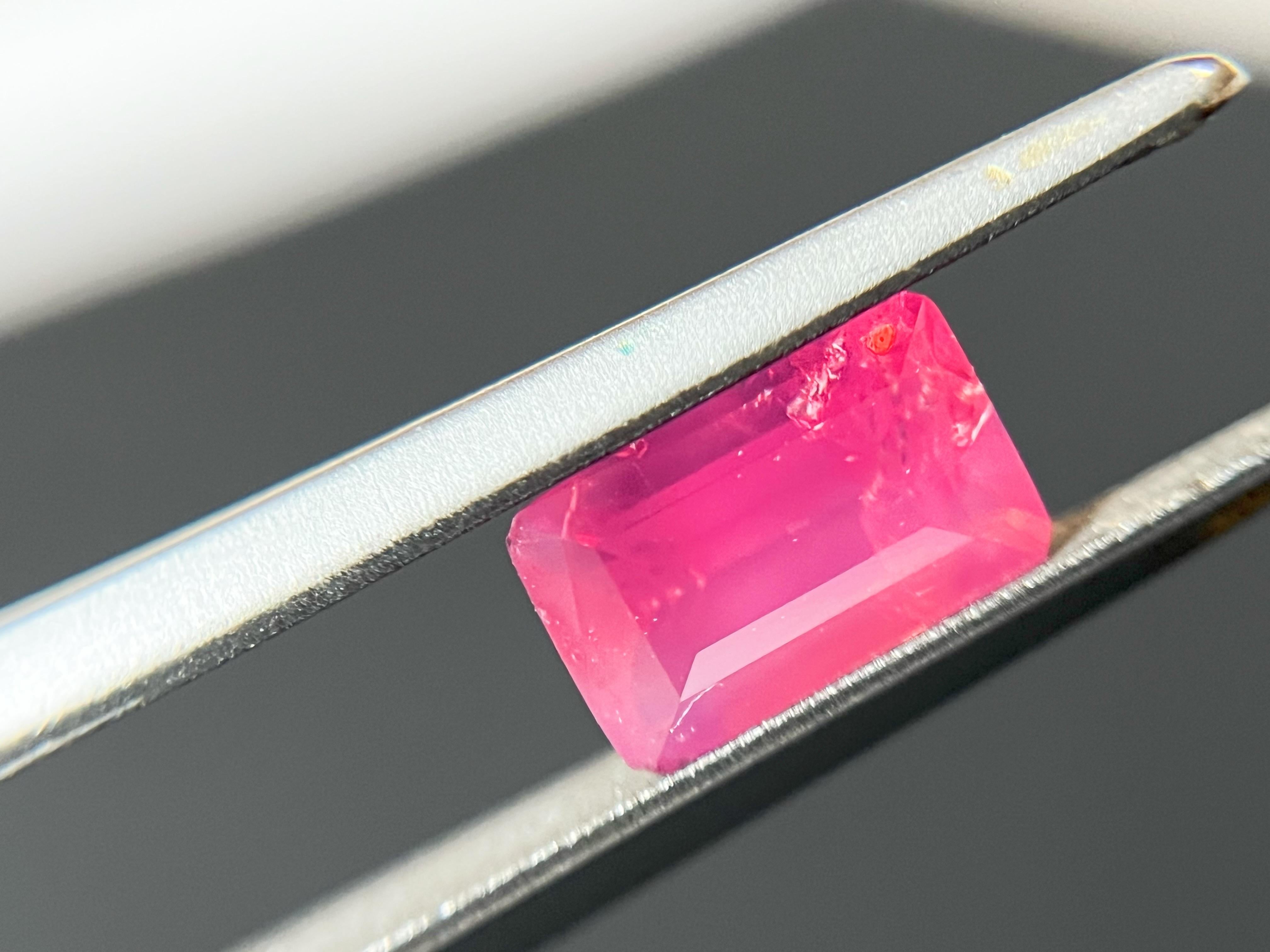 Certified 1.02 Carat Natural Tanzania Orange Pink Mahenge Spinel In New Condition For Sale In Kowloon, HK