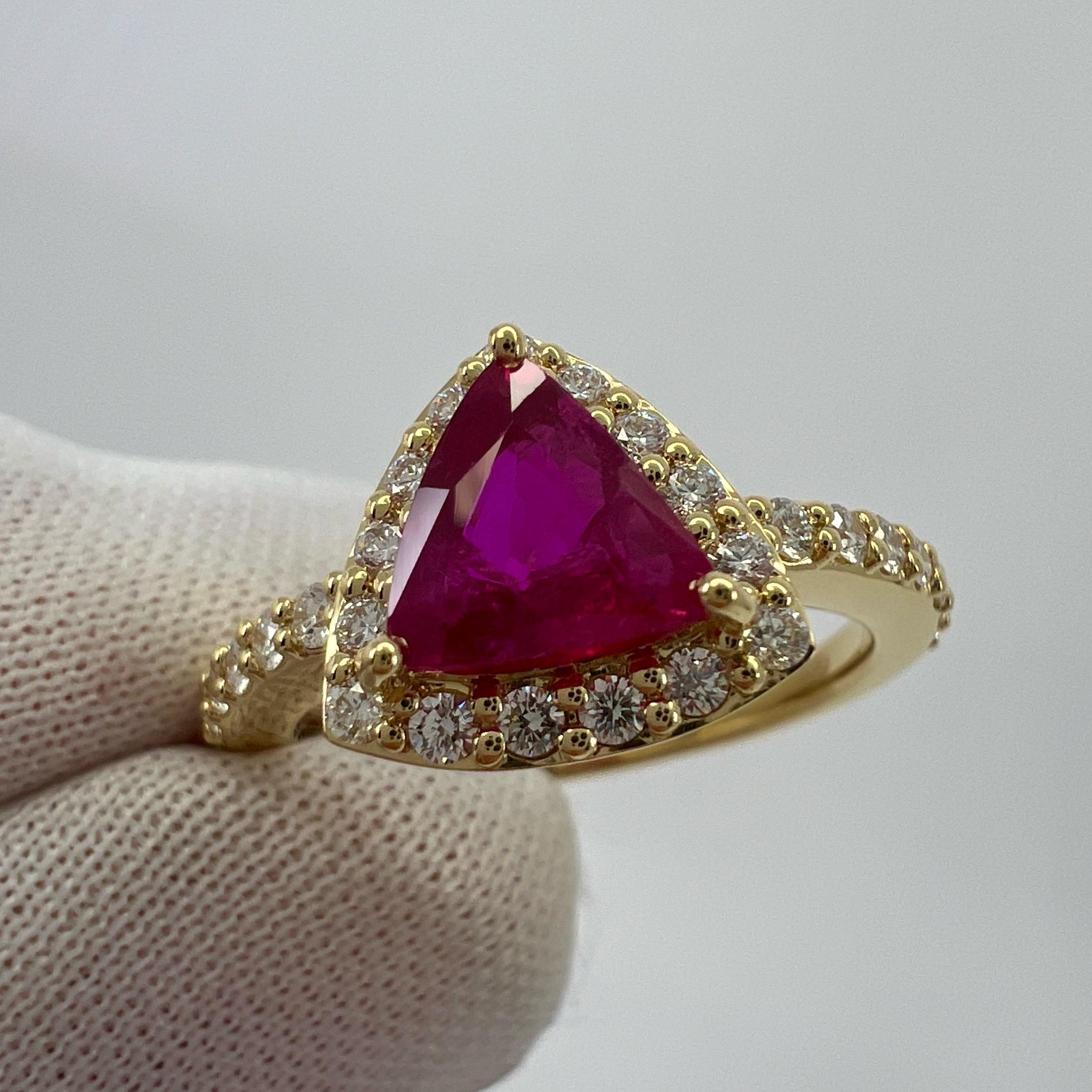 Certified 1.02ct No Heat Triangle Cut Ruby Diamond 18k Yellow Gold Cluster Ring In New Condition For Sale In Birmingham, GB