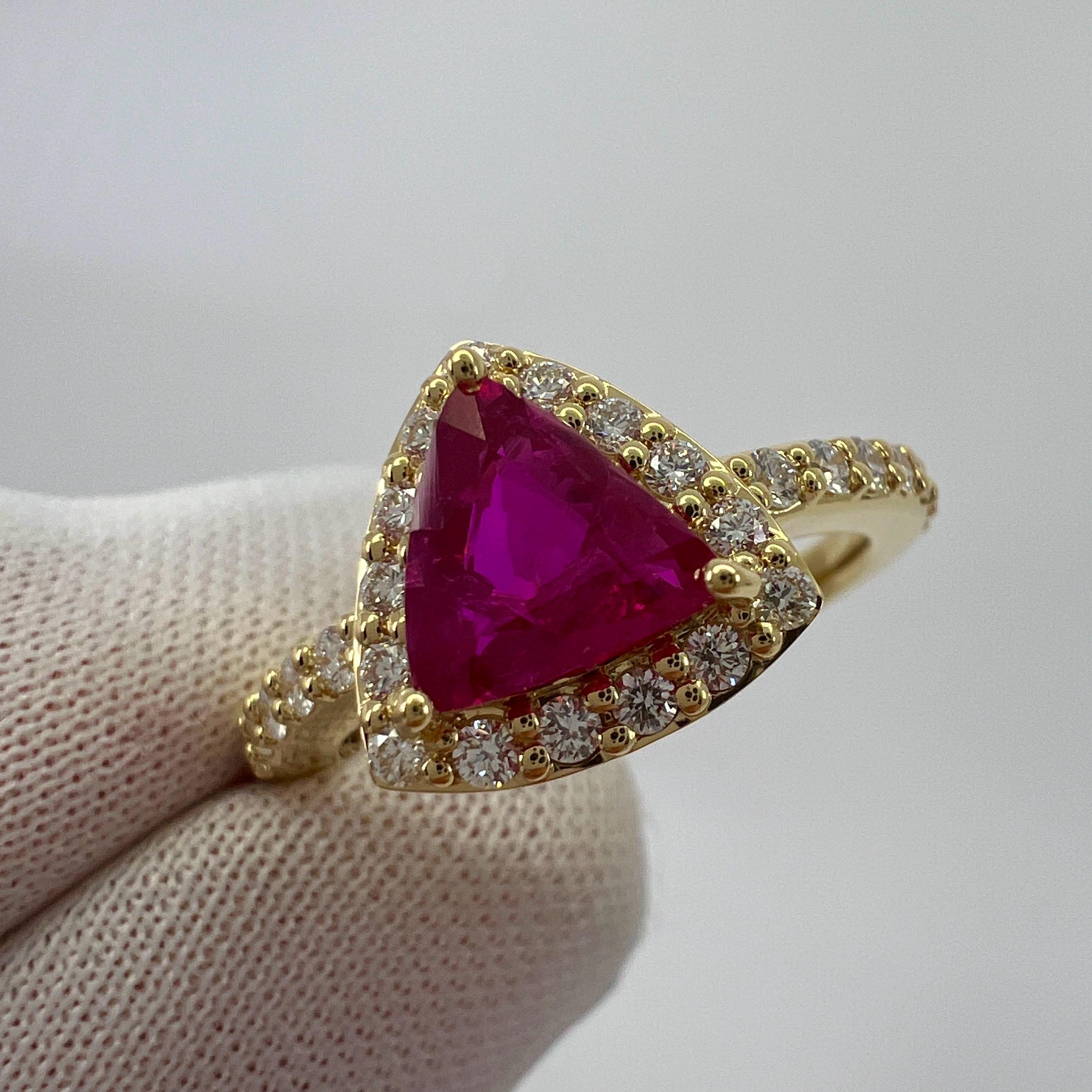 Certified 1.02ct No Heat Triangle Cut Ruby Diamond 18k Yellow Gold Cluster Ring For Sale 4