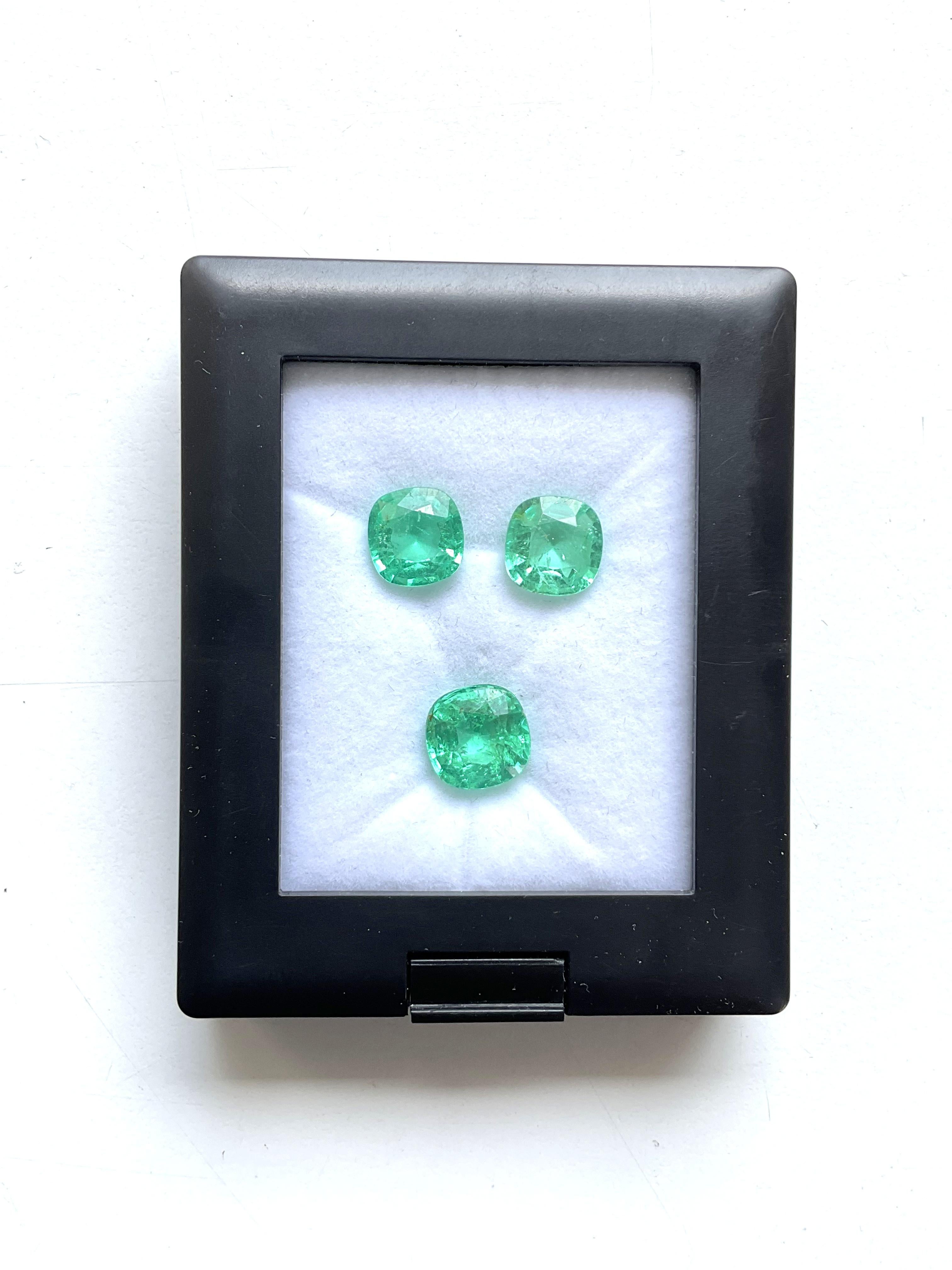 certified 10.35 carats colombian emerald 3 pieces cut stone set for jewelry gem

Gemstone - Emerald 
Weight - 10.35 carats
Shape - cushion
Size - 10x10x7 To 10x10x5 MM 
Quantity - 3 pieces                                                             