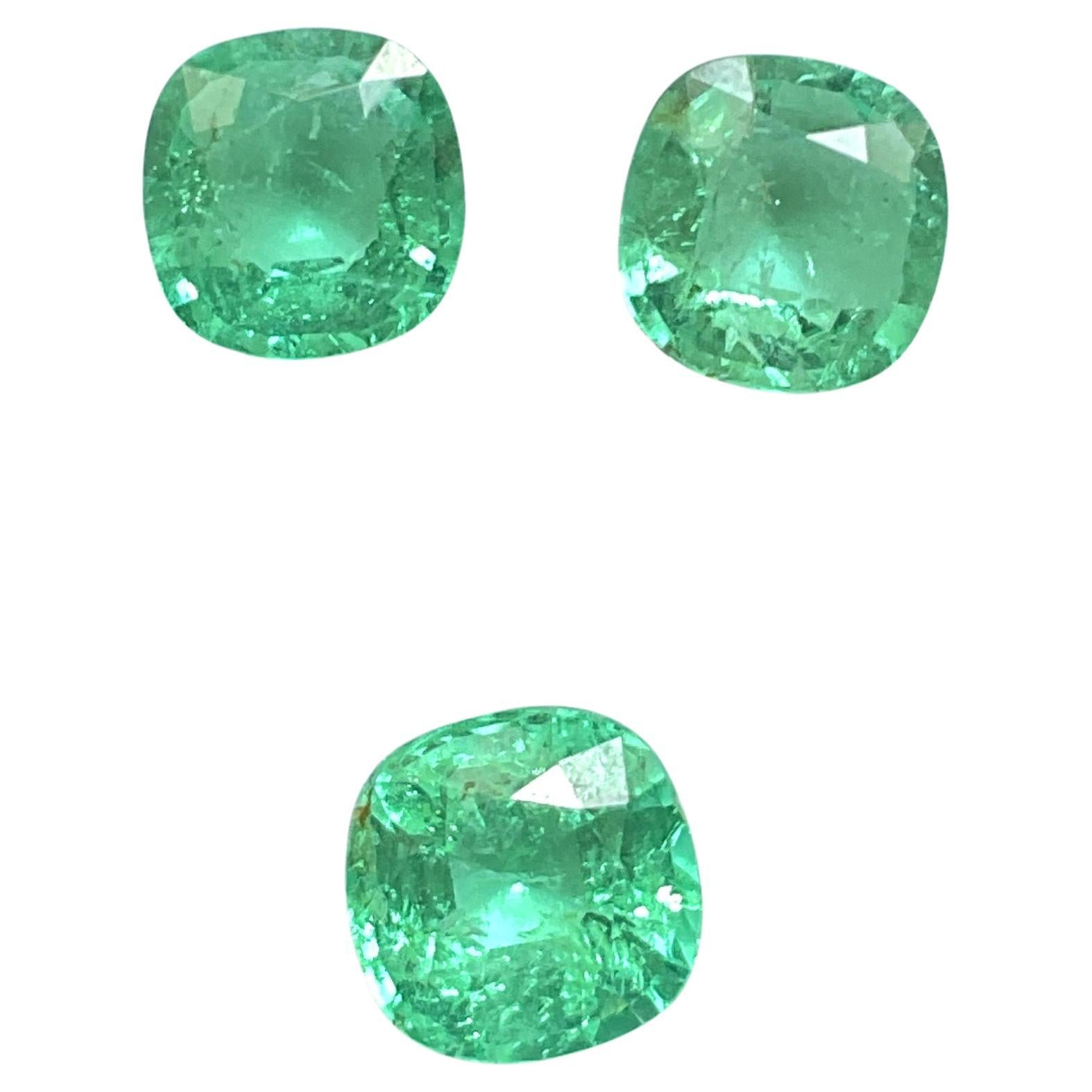 certified 10.35 carats colombian emerald cushion 3 pieces cut stone set gemstone For Sale