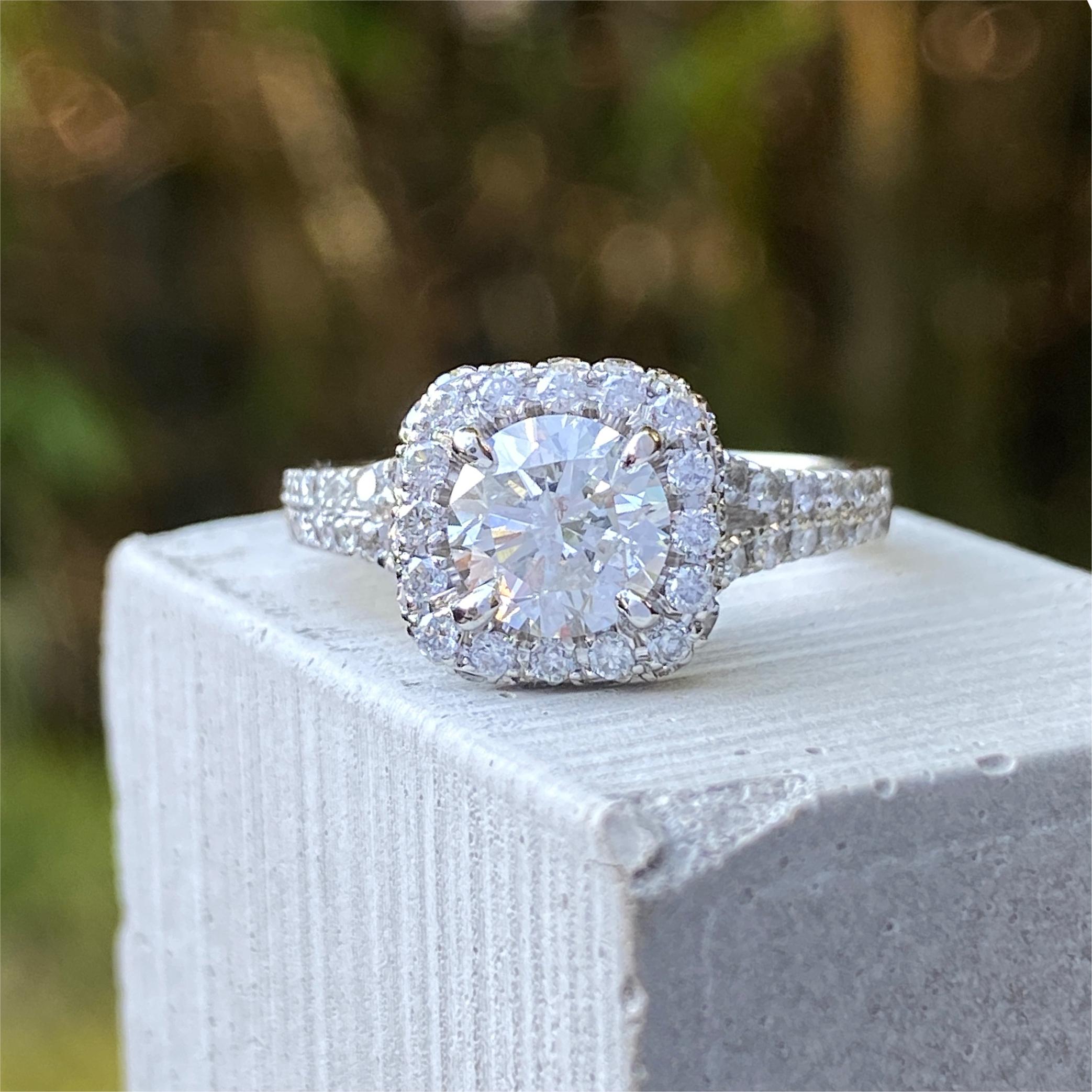Women's Certified 1.04 Carat Round Diamond in Square Halo Engagement Ring in Platinum For Sale