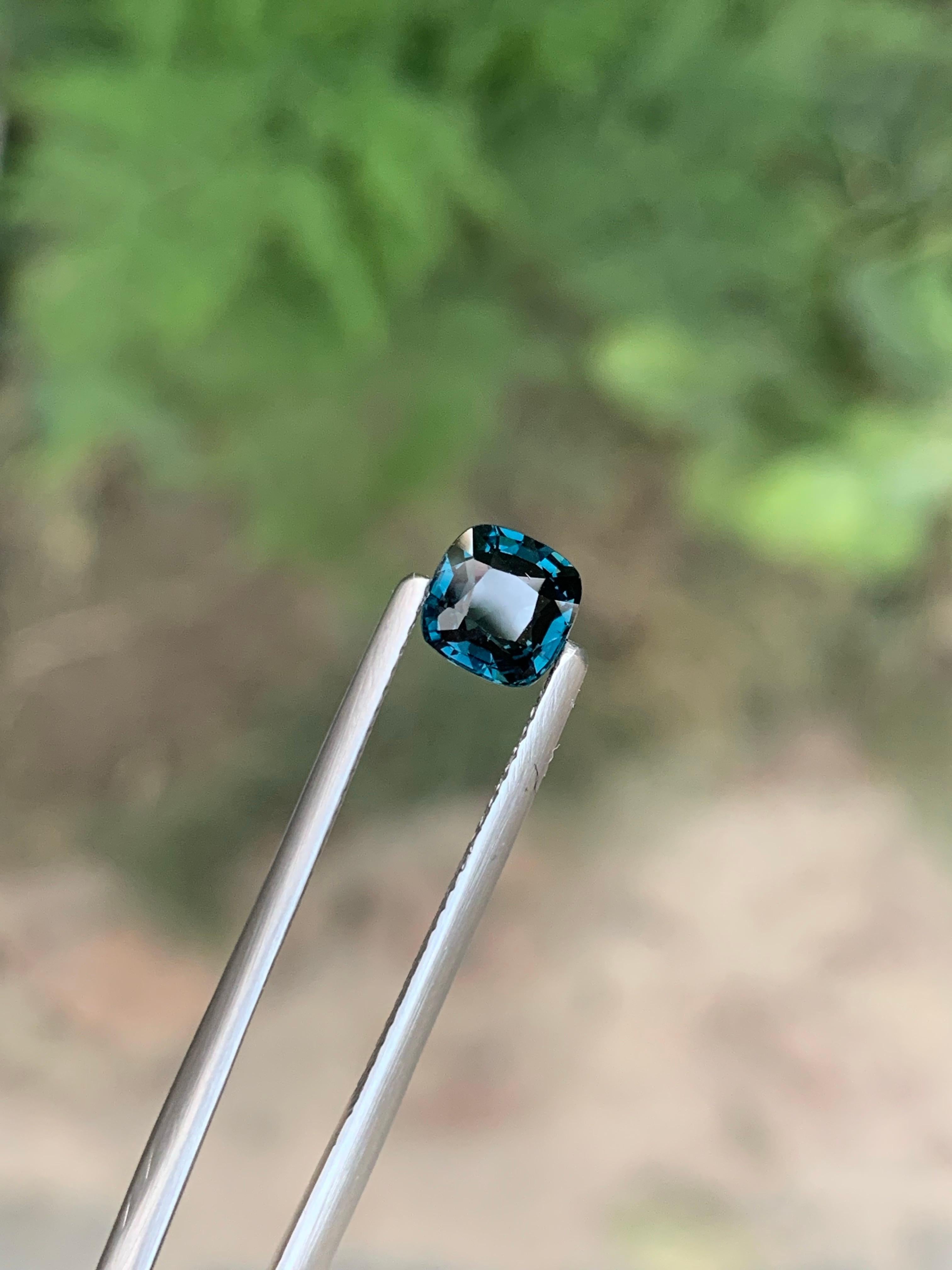 Certified 1.05 Carat Natural Loose Blue Spinel Gemstone From Tanzania Neuf - En vente à Peshawar, PK