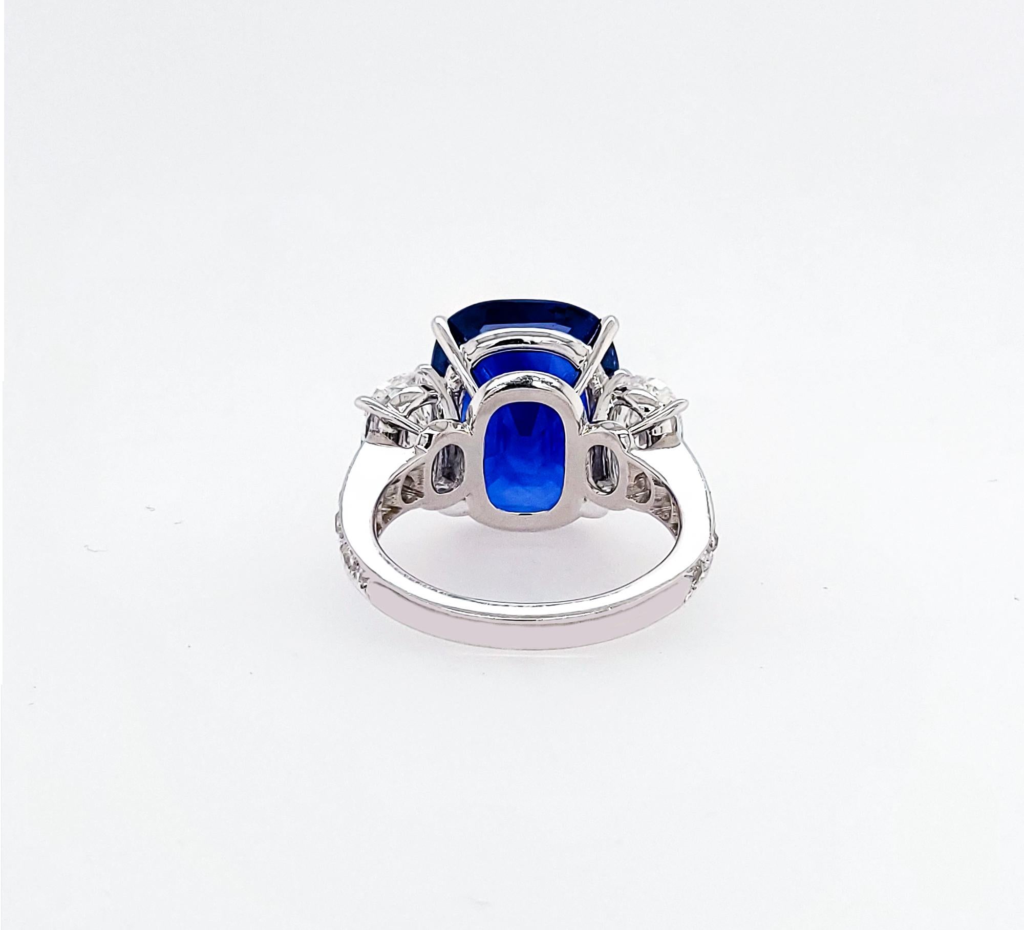 Certified 10.58 Carat Sapphire Diamond Cocktail Ring In New Condition In New York, NY