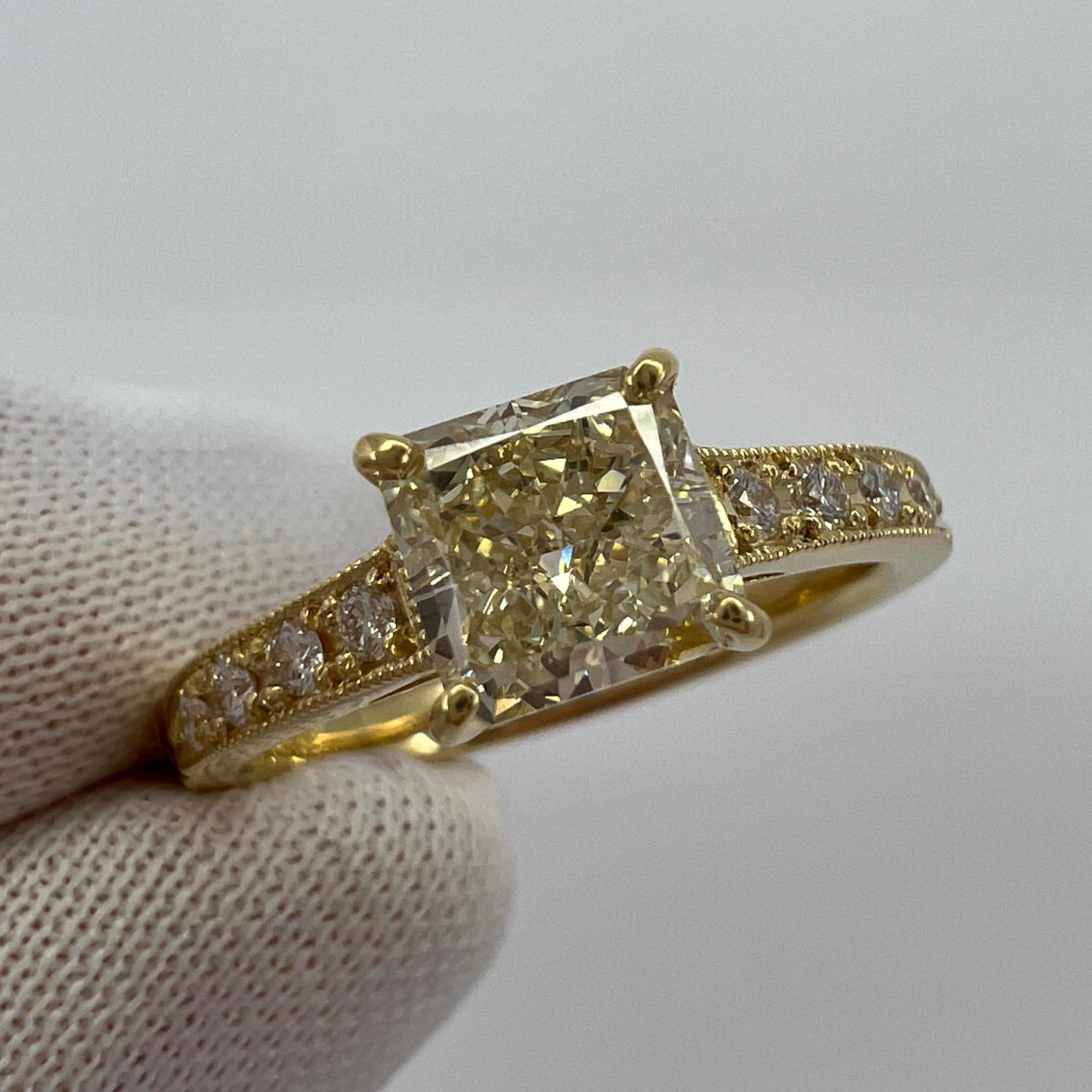 Certified 1.05ct Fancy Light Yellow Cushion Cut Diamond 18k Yellow Gold Ring SI1 For Sale 6
