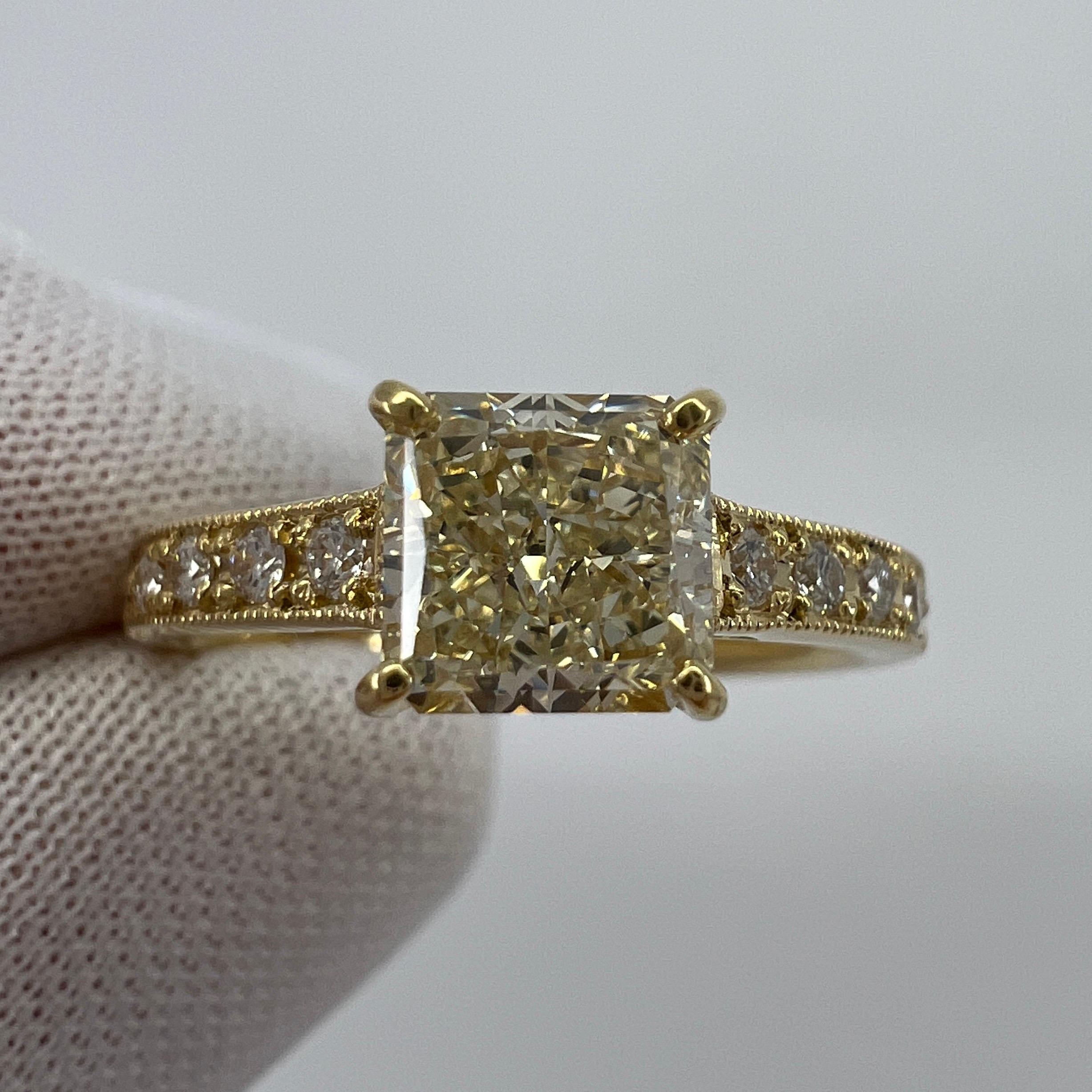 Certified 1.05ct Fancy Light Yellow Cushion Cut Diamond 18k Yellow Gold Ring SI1 For Sale 7