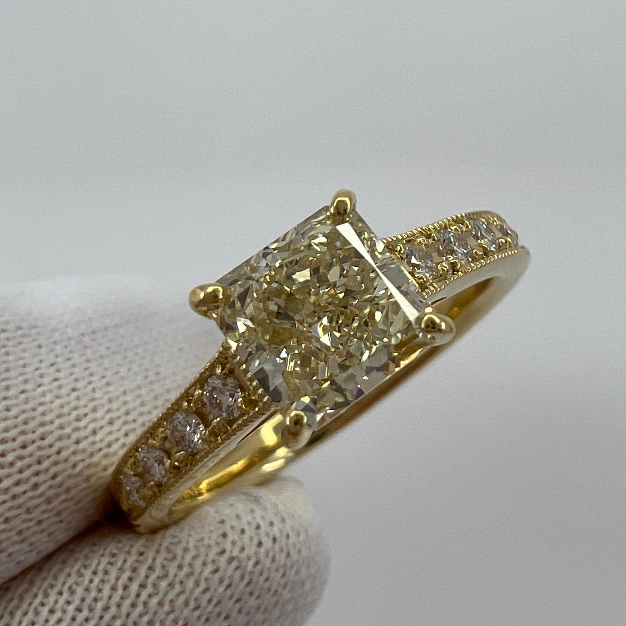 Certified 1.05ct Fancy Light Yellow Cushion Cut Diamond 18k Yellow Gold Ring SI1 For Sale 8