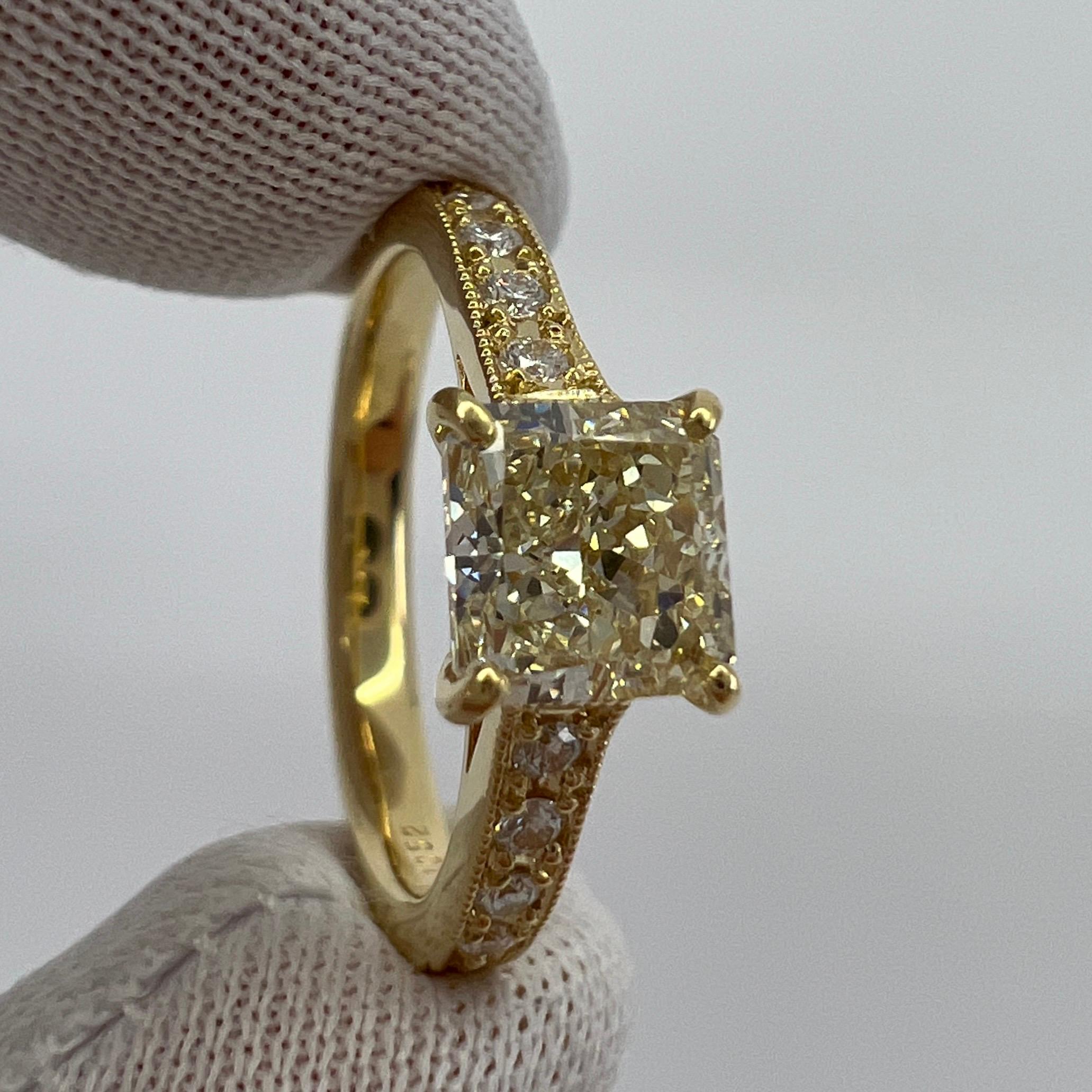 Certified 1.05ct Fancy Light Yellow Cushion Cut Diamond 18k Yellow Gold Ring SI1 For Sale 10