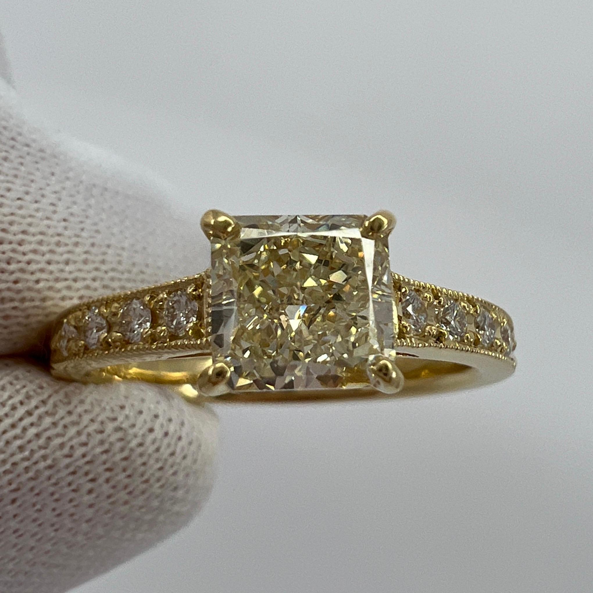 Certified 1.05ct Fancy Light Yellow Cushion Cut Diamond 18k Yellow Gold Ring SI1 For Sale 3