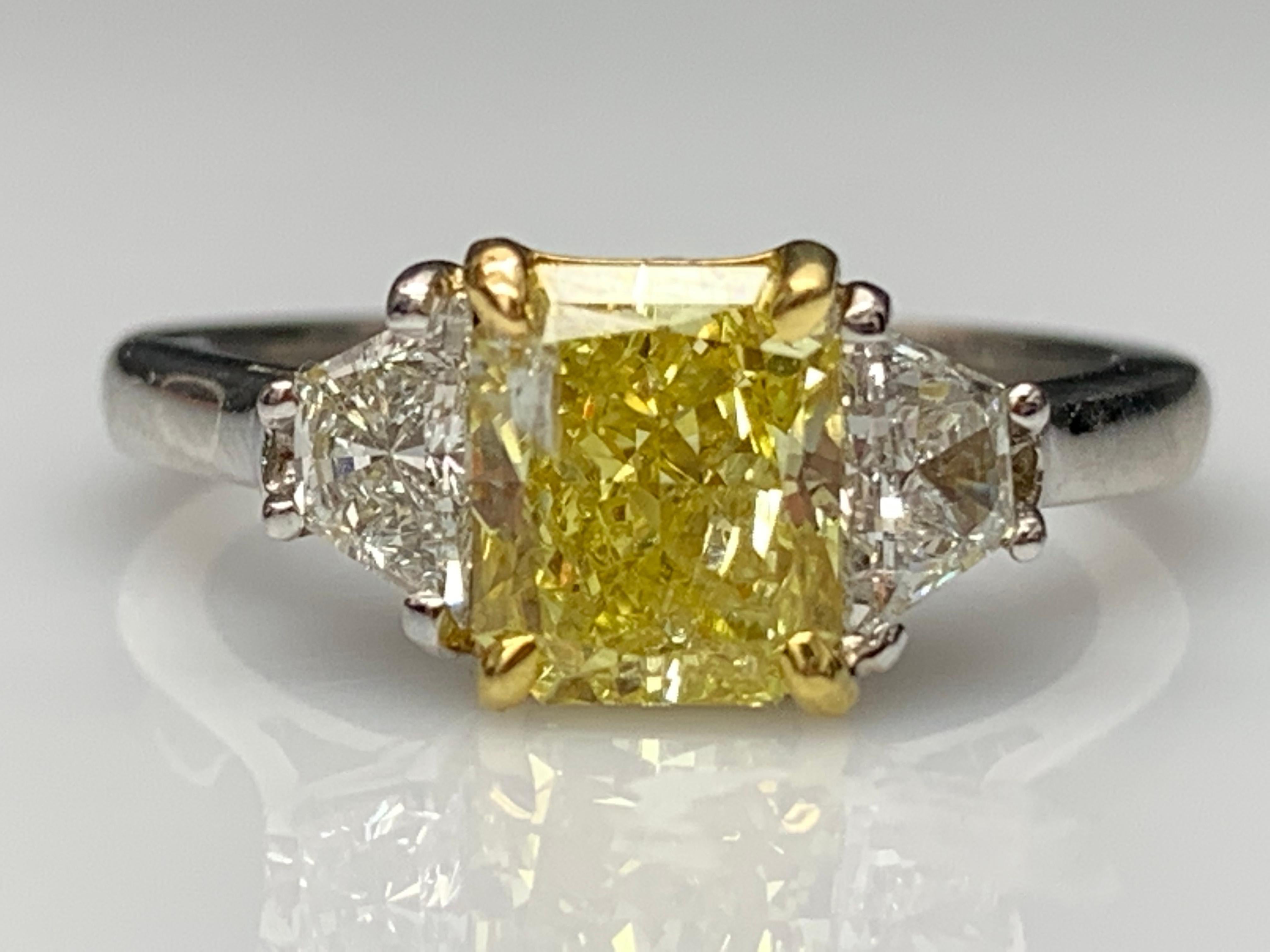 Certified 1.06 Carat Emerald Cut Yellow Diamond Three-Stone Engagement Ring For Sale 14