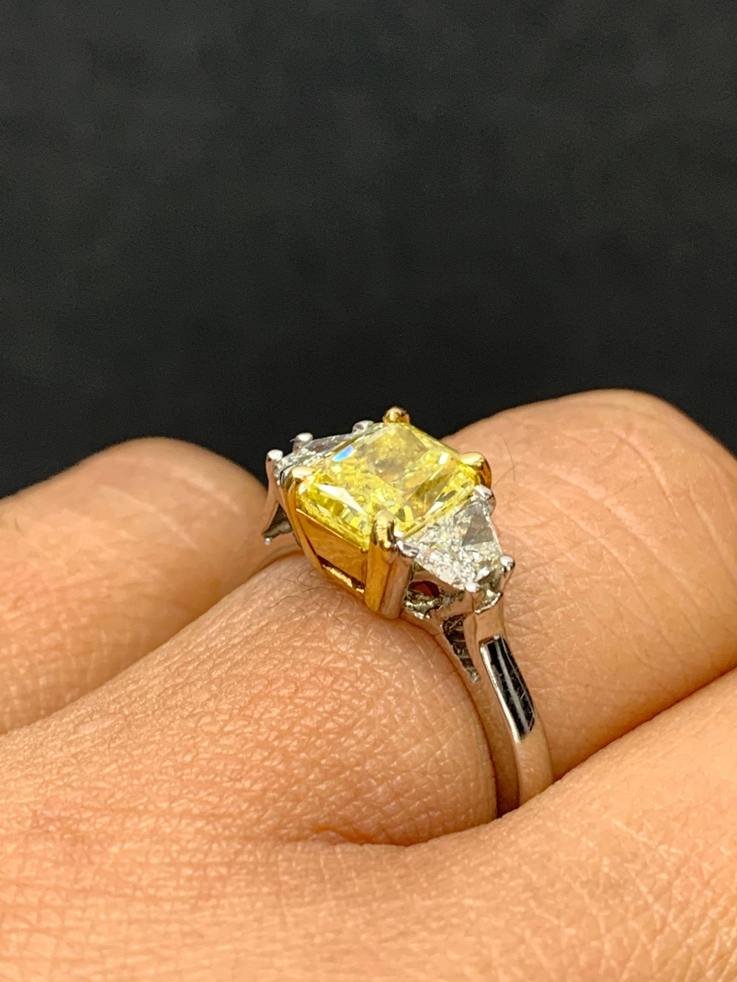 Certified 1.06 Carat Emerald Cut Yellow Diamond Three-Stone Engagement Ring For Sale 2