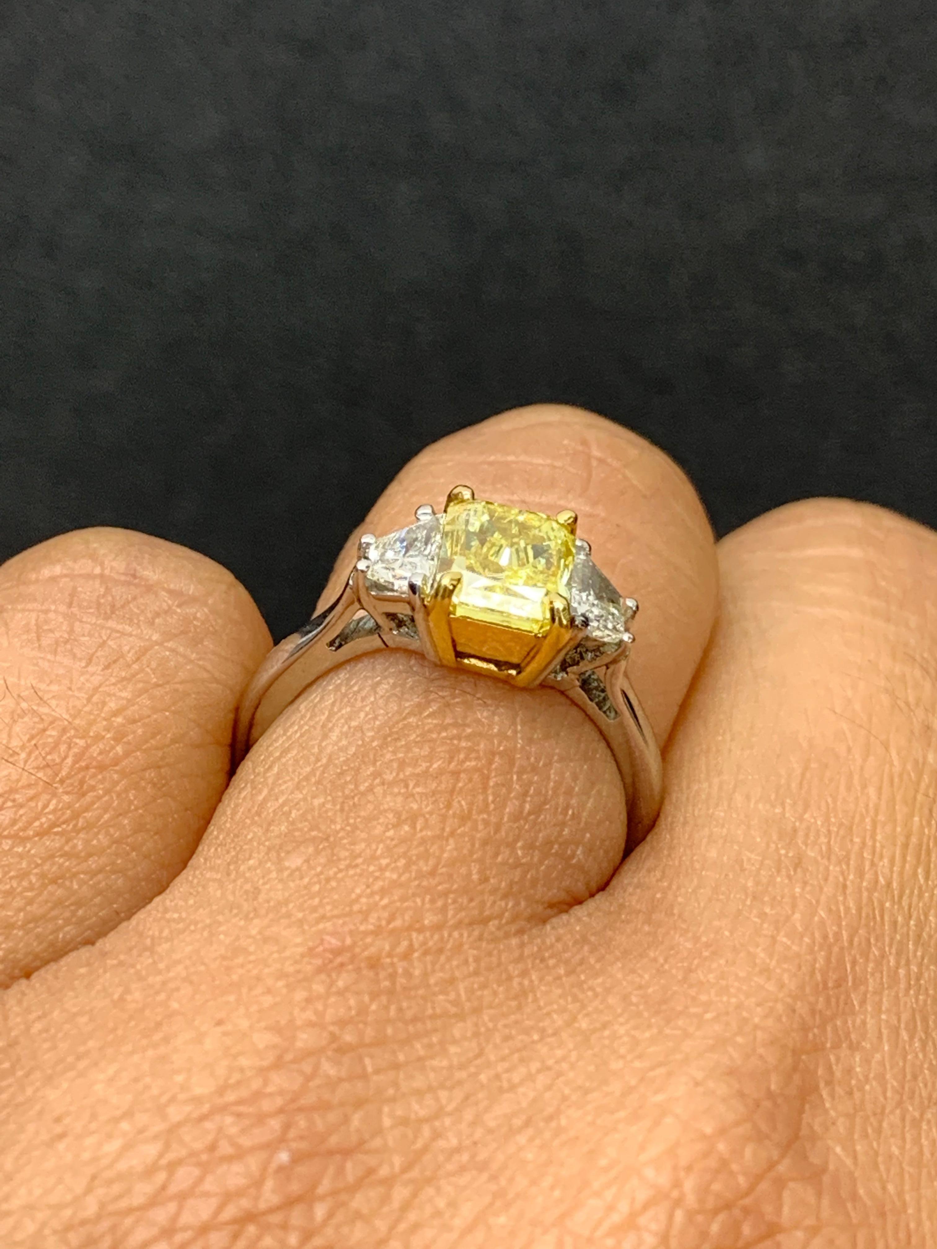 Certified 1.06 Carat Emerald Cut Yellow Diamond Three-Stone Engagement Ring For Sale 4