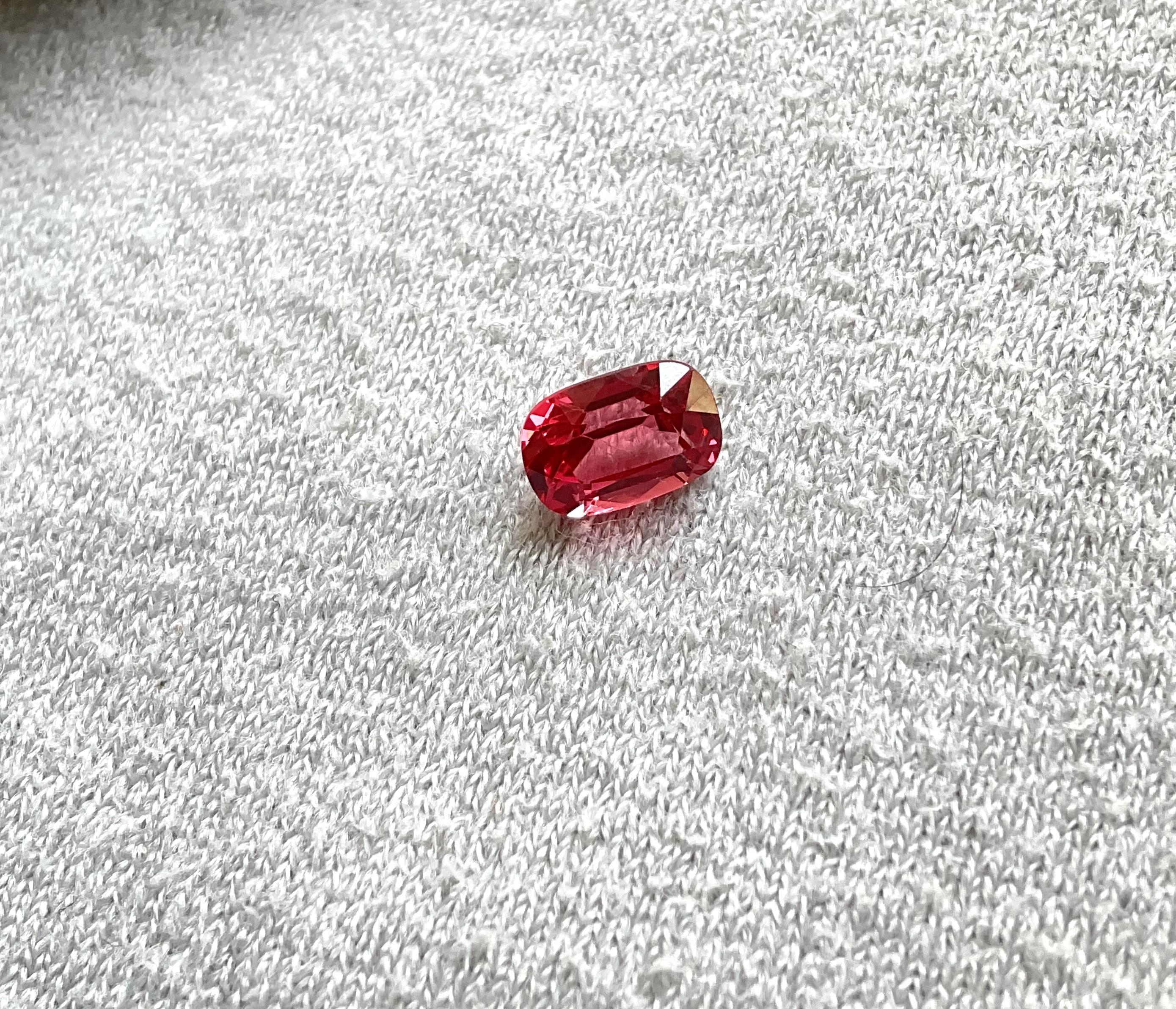 Cushion Cut Certified 1.06 Carat vivid orangy red Burmese spinel cutstone natural gem spinel