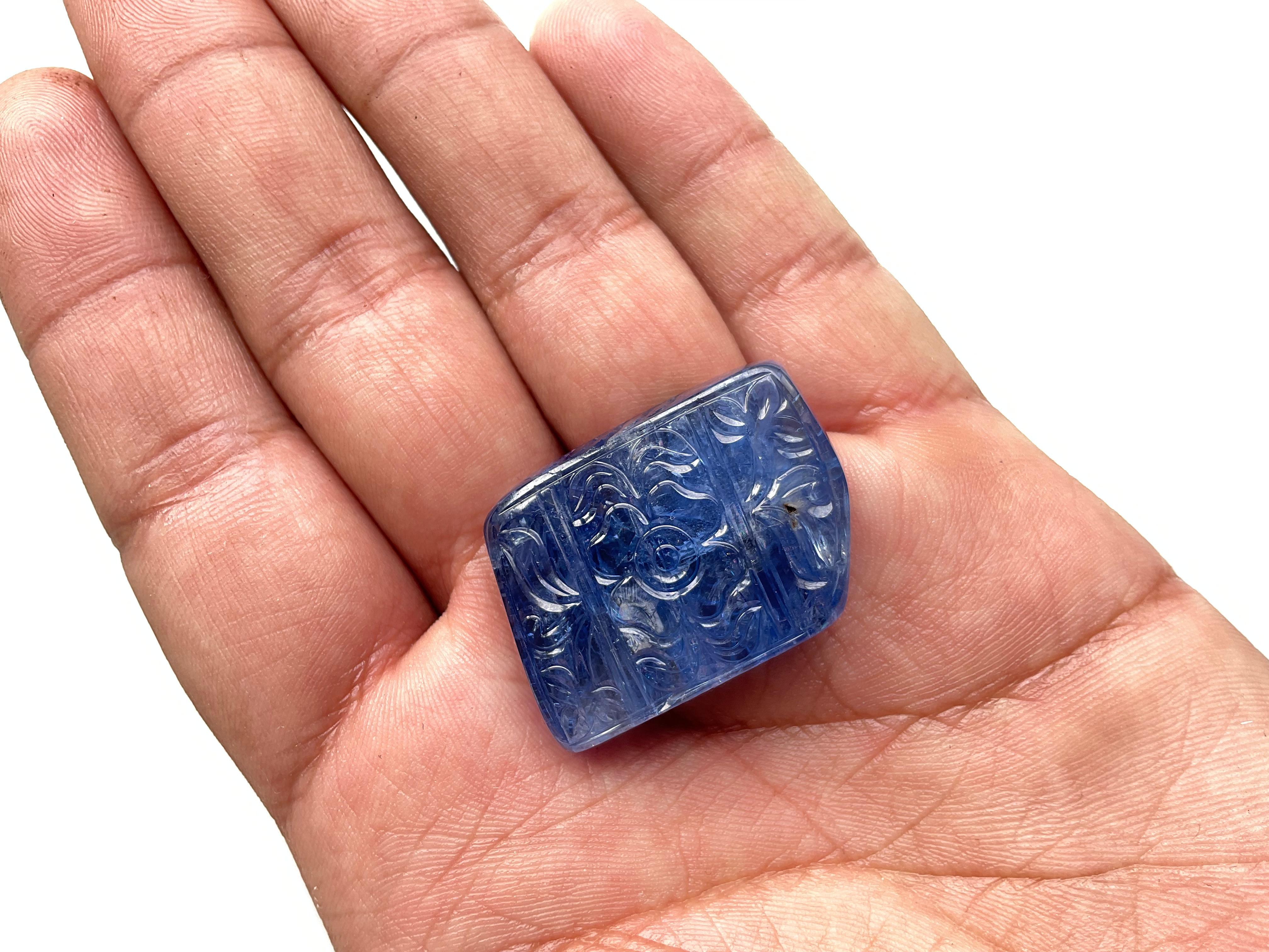 Certified 106.77 cts Burmese No heat Blue Sapphire Carved Specimen Natural gem For Sale 1