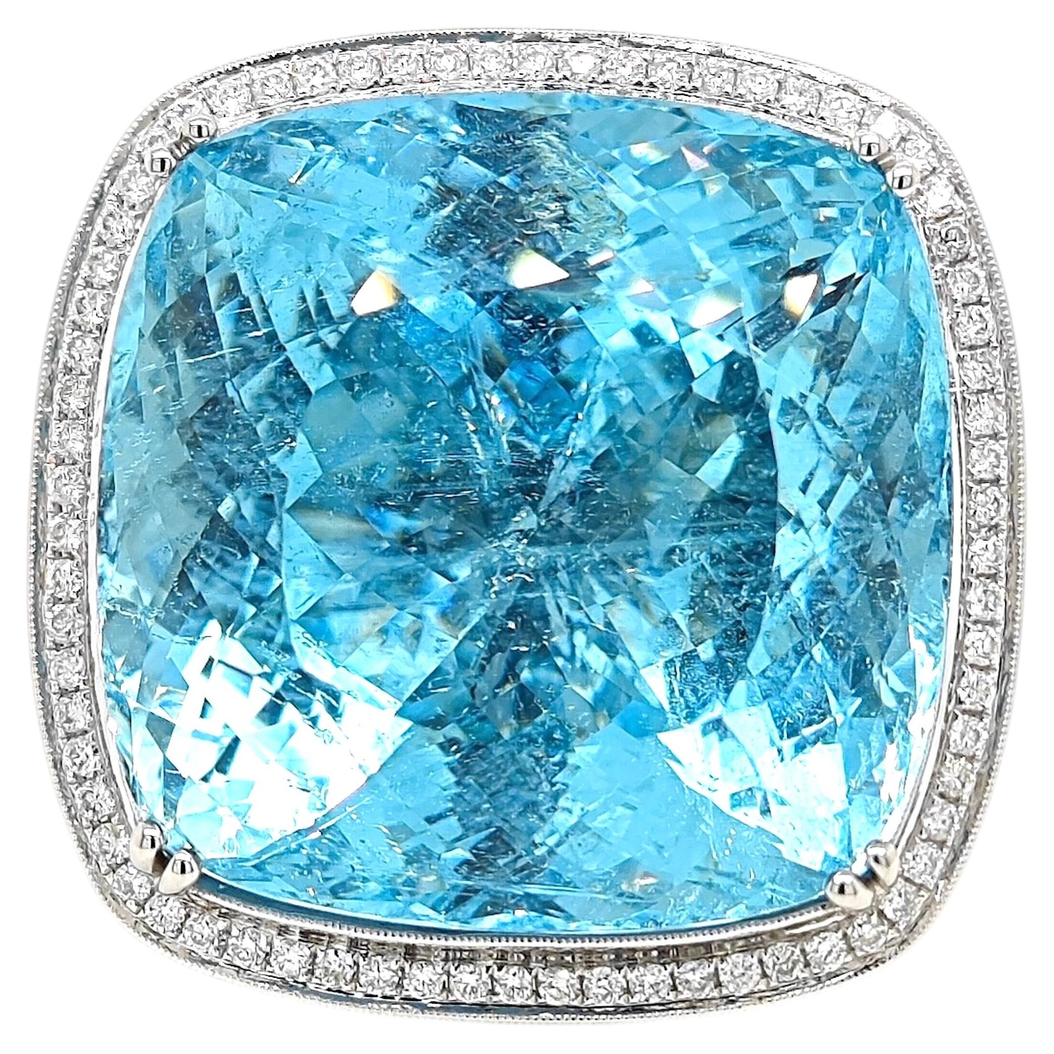 Anello in oro bianco con diamante rotondo e acquamarina certificata da 107,23 carati