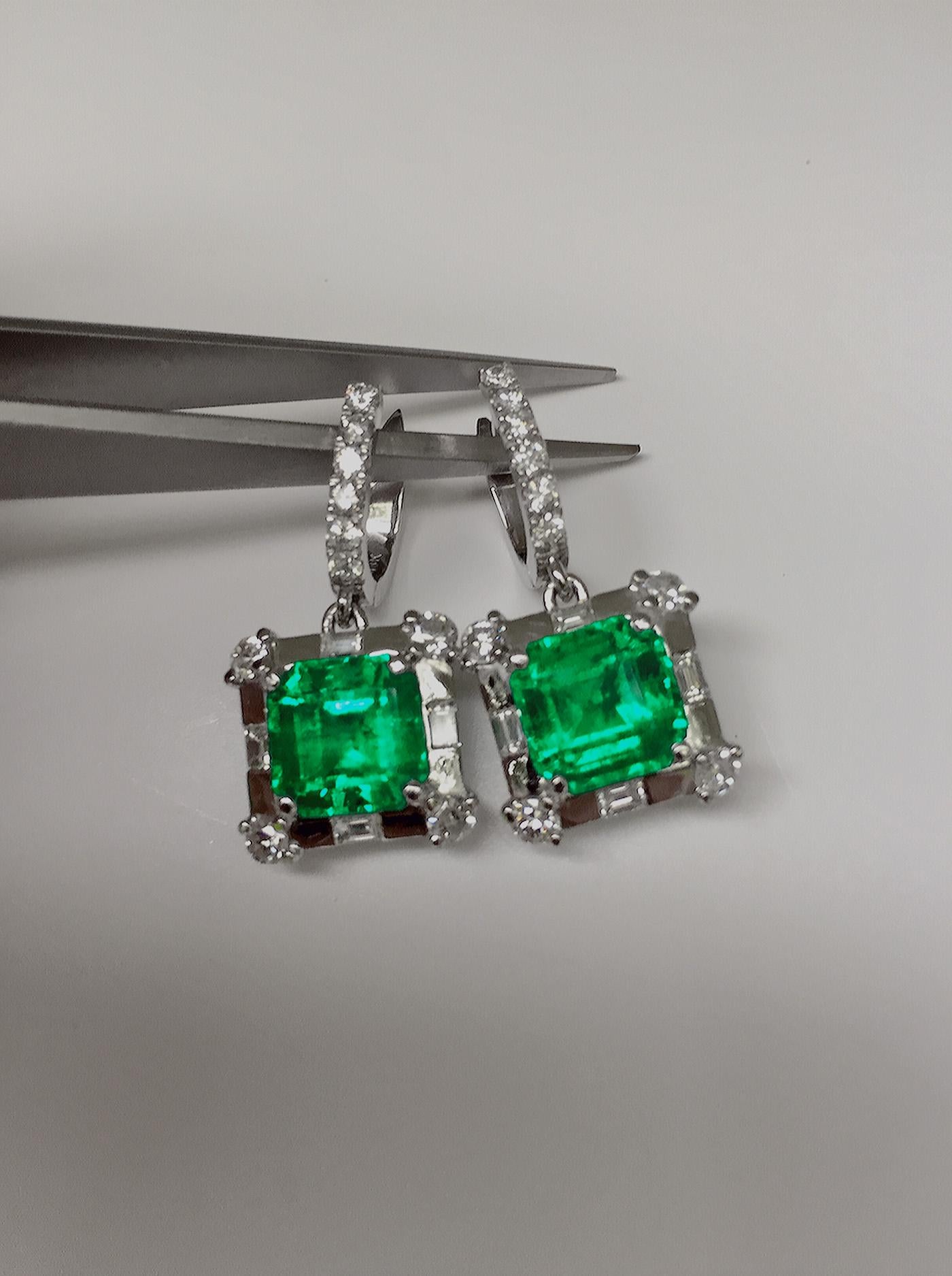 Certified 10.77 Carat Square Colombian Emerald Diamond Earrings 18 Karat For Sale 3