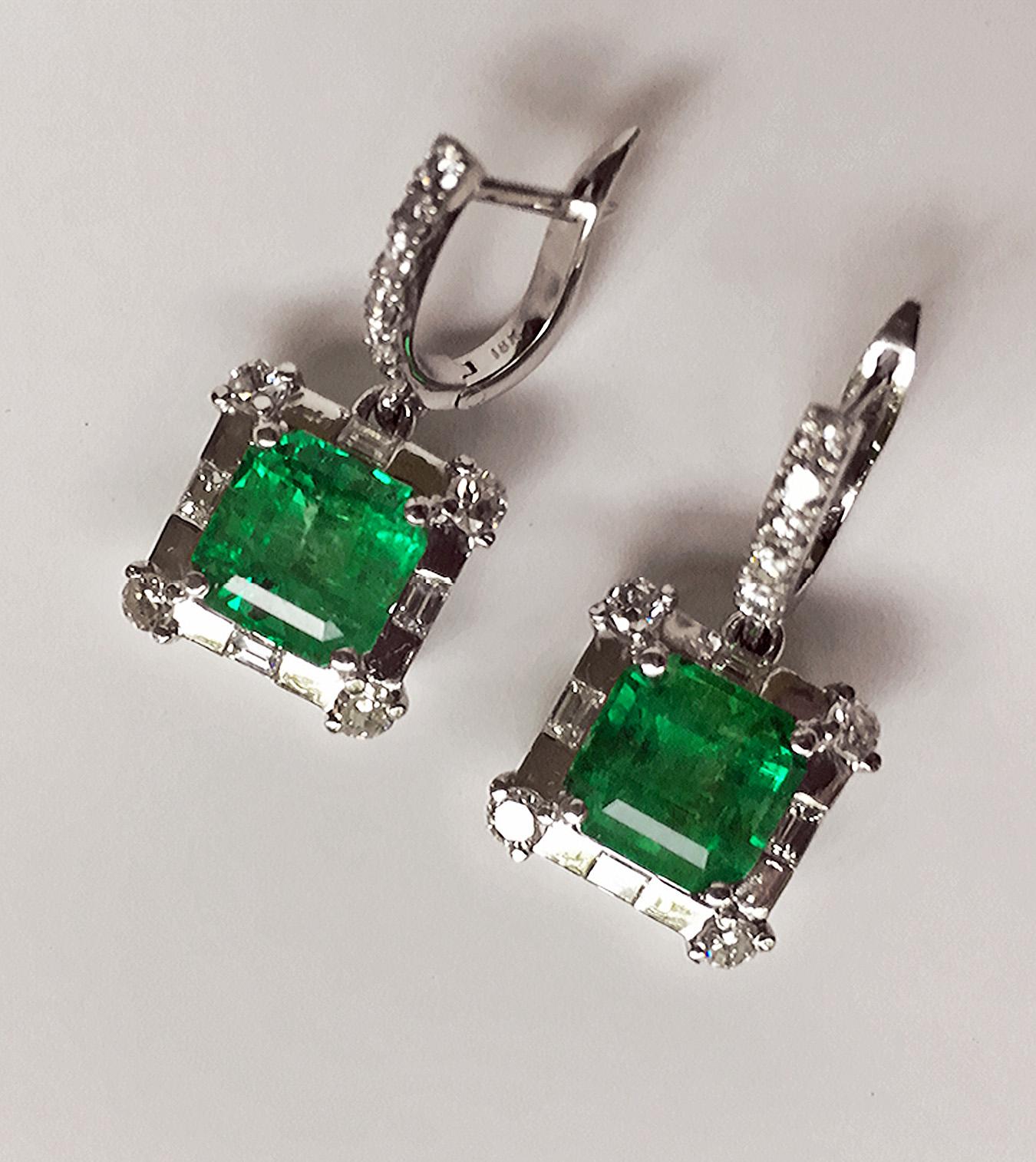 Certified 10.77 Carat Square Colombian Emerald Diamond Earrings 18 Karat For Sale 2
