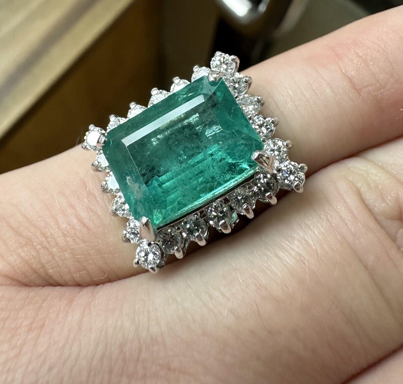 CERTIFIED! 10.88 Carats Natural Emerald and Diamond 14K Solid White Gold Ring For Sale 1