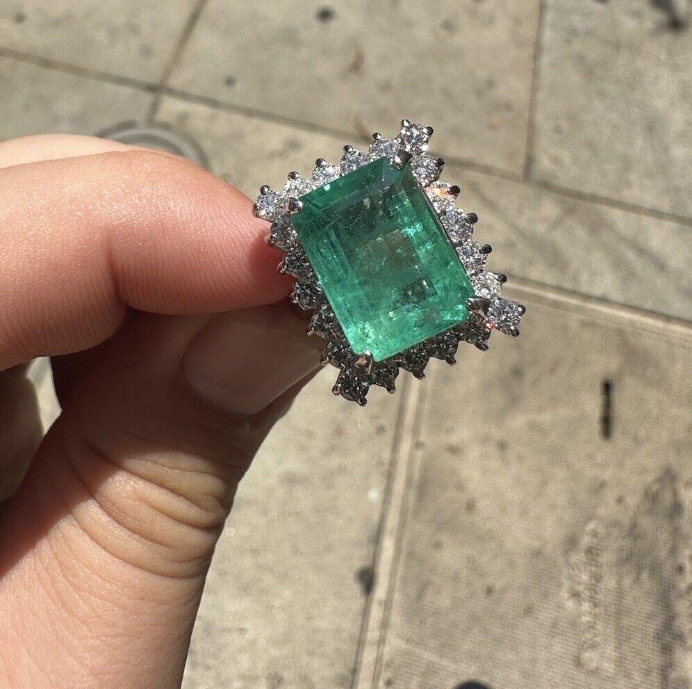 CERTIFIED! 10.88 Carats Natural Emerald and Diamond 14K Solid White Gold Ring For Sale 2