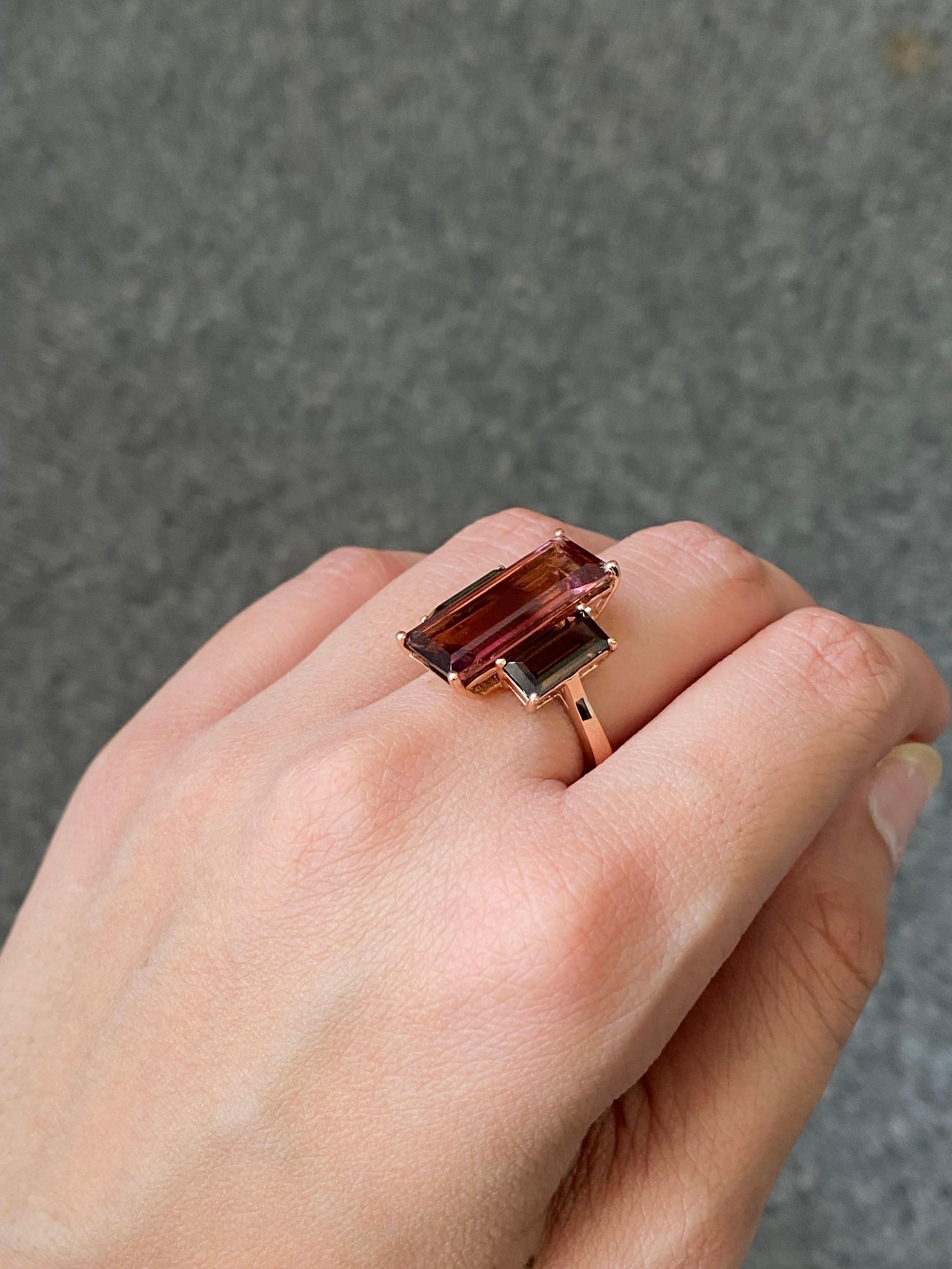 Bague de fiançailles à trois pierres en or rose 18 carats et tourmaline certifiée 10,91 carats Unisexe en vente