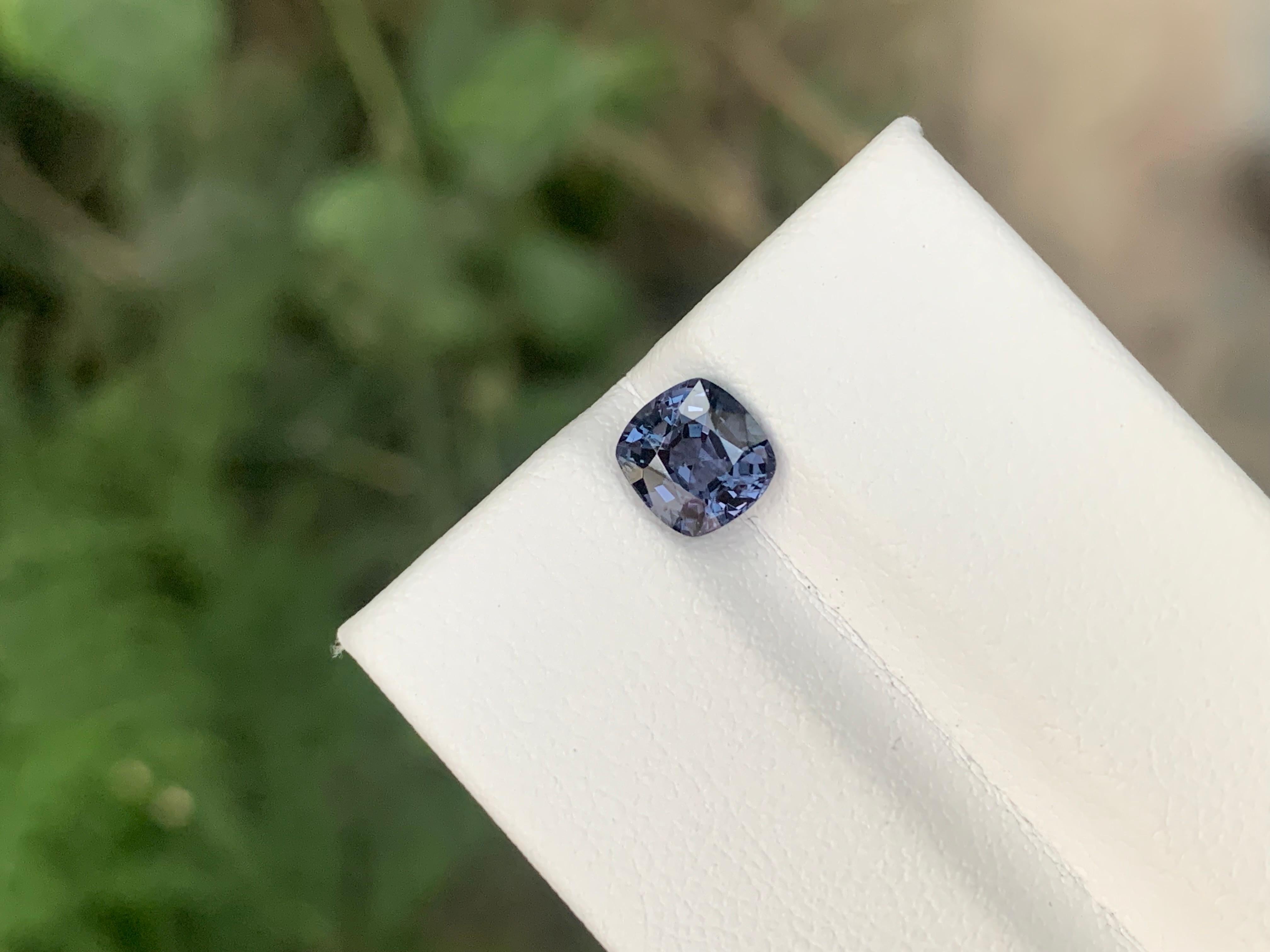 Certified 1.12 Carat Natural Loose Purple Spinel Gemstone From Tanzania (Kissenschliff) im Angebot