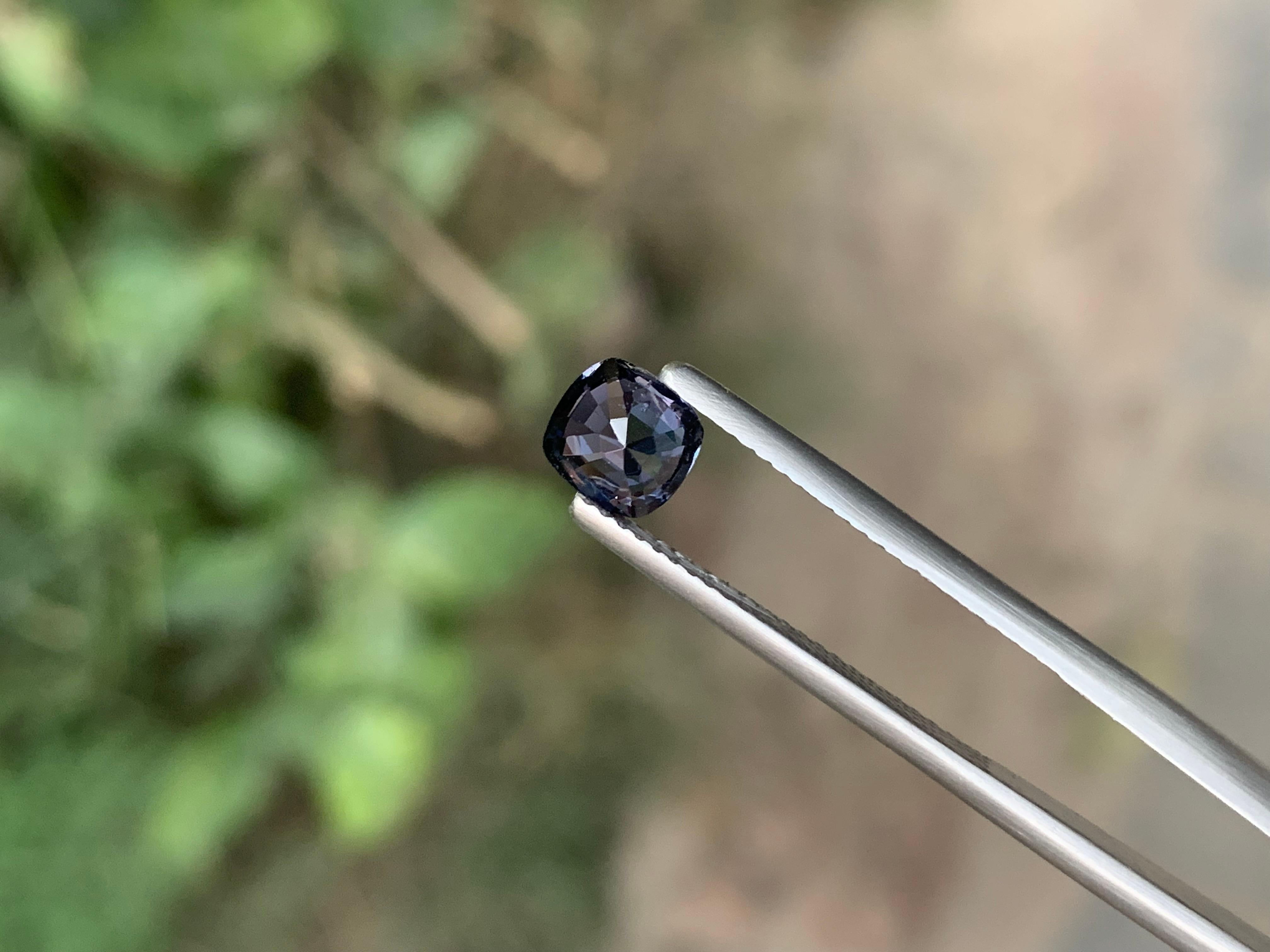 Certified 1.12 Carat Natural Loose Purple Spinel Gemstone From Tanzania im Angebot 3