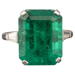 Certified 11.25 Carats Colombian Emerald