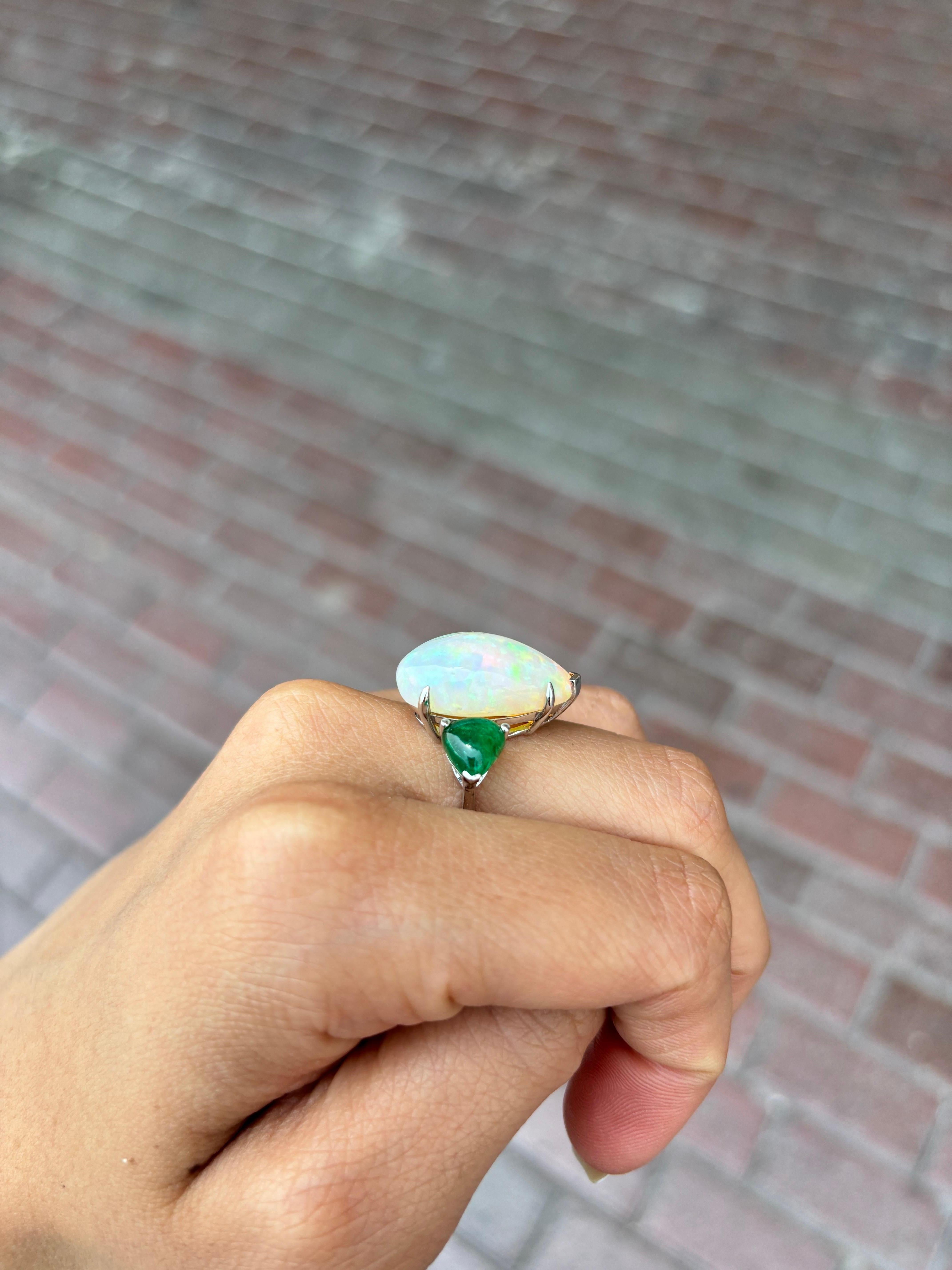 Pear Cut Certified 11.36 Carat Opal and Emerald Cocktail Three Stone Ring For Sale