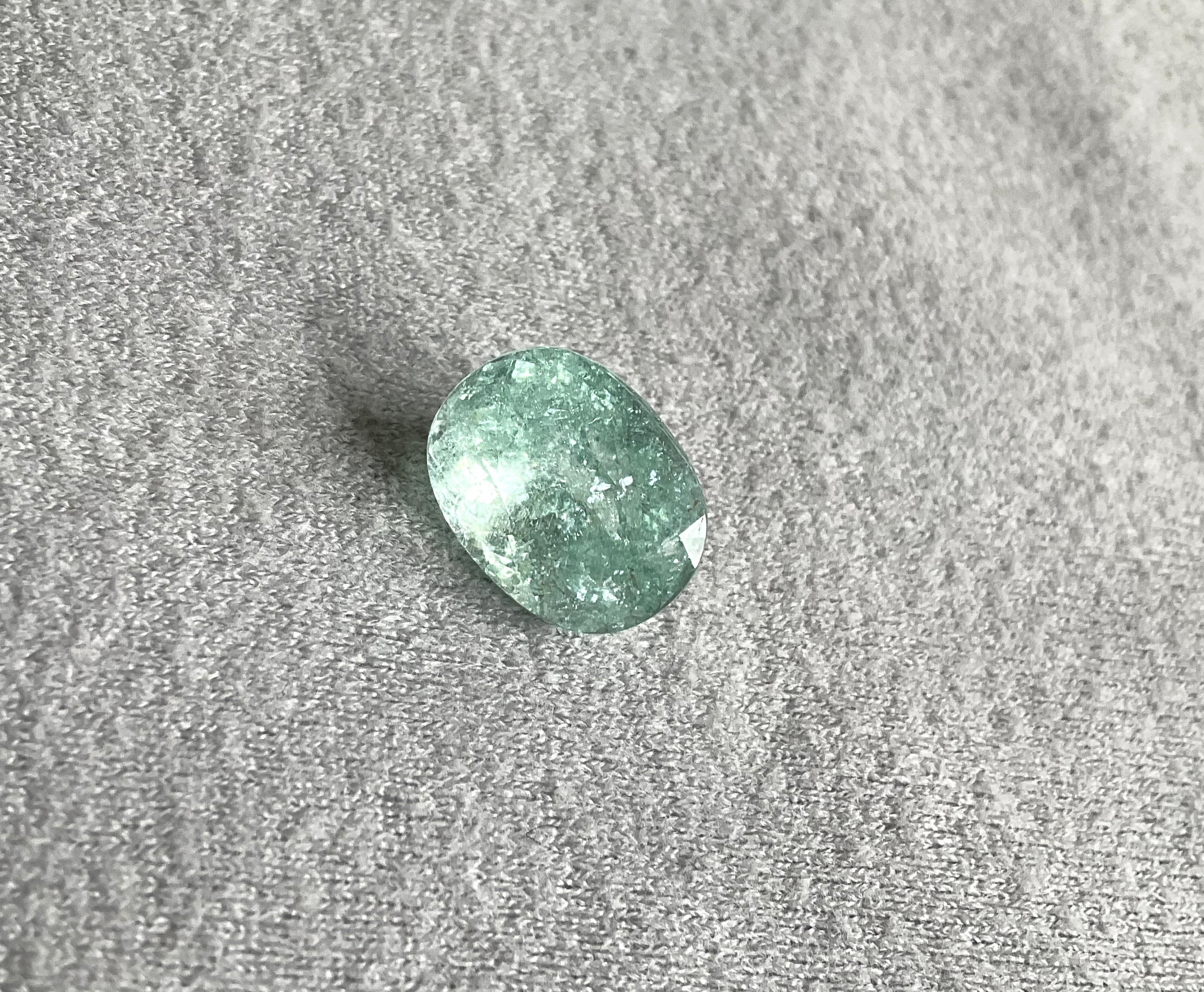 Certified 11.37 Carats Paraiba Tourmaline Oval Cut Stone for Fine Jewelry In New Condition For Sale In Jaipur, RJ