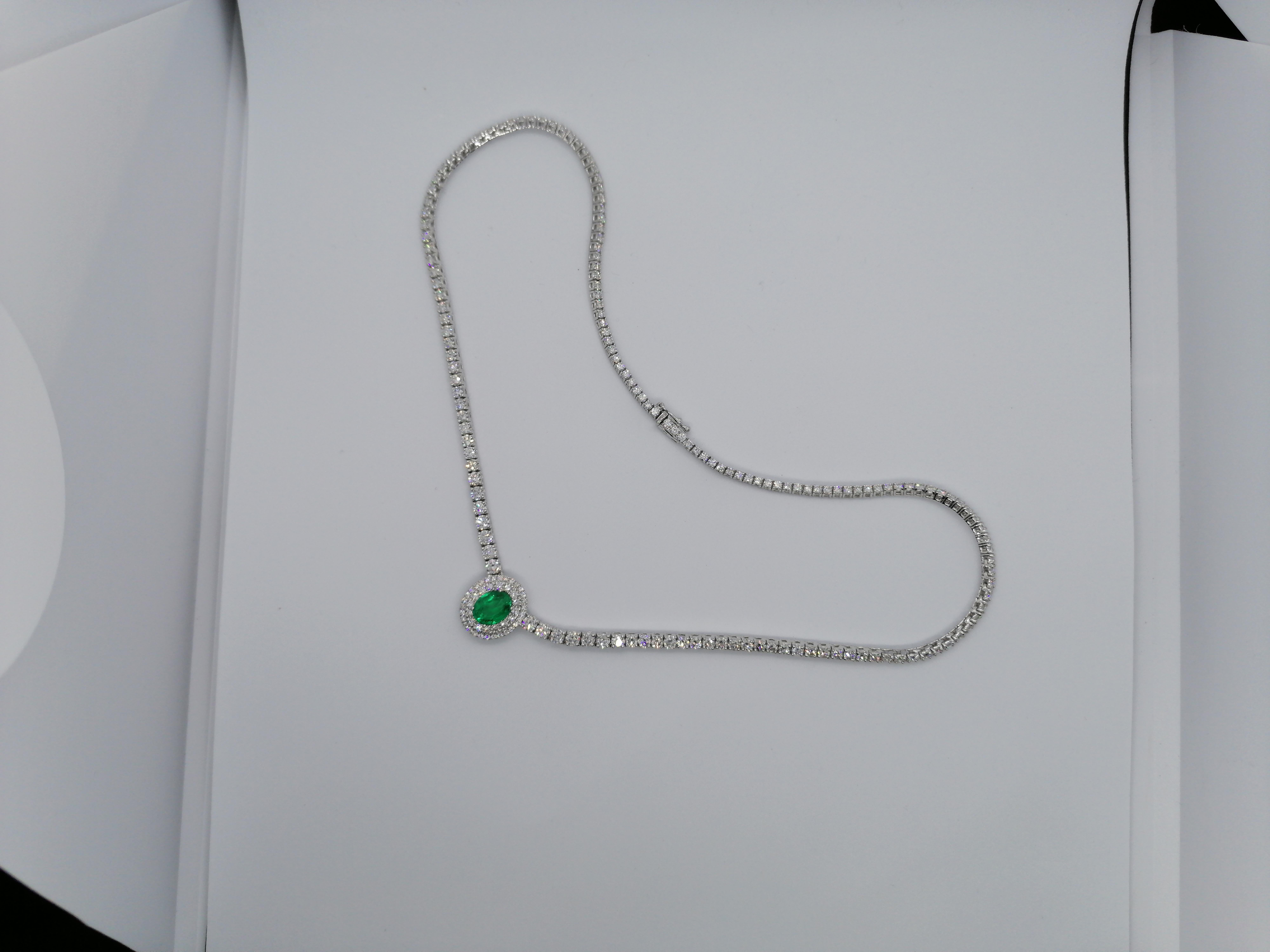 Tennis-Halskette, zertifizierter 11,50 Karat ovaler Smaragd im runden Brillantschliff Diamanten (Moderne) im Angebot