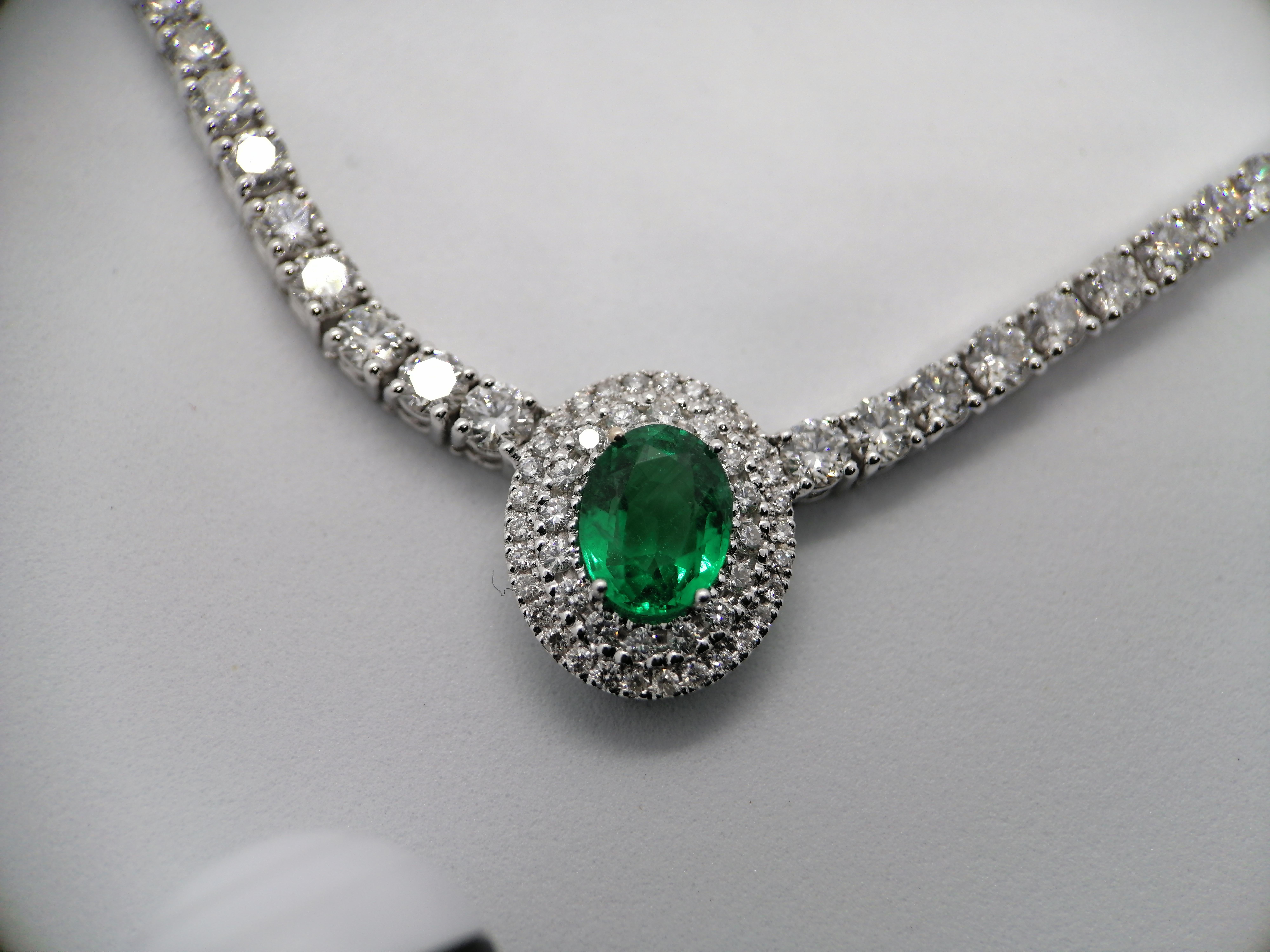 Tennis-Halskette, zertifizierter 11,50 Karat ovaler Smaragd im runden Brillantschliff Diamanten (Ovalschliff) im Angebot