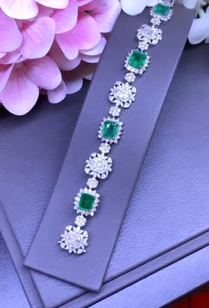 Women's AIG Certified 11.55 Ct Zambian Emeralds 5.53 Ct Diamonds 18K Gold Bracelet For Sale