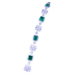 AIG Certified 11.55 Ct Zambian Emeralds 5.53 Ct Diamonds 18K Gold Bracelet