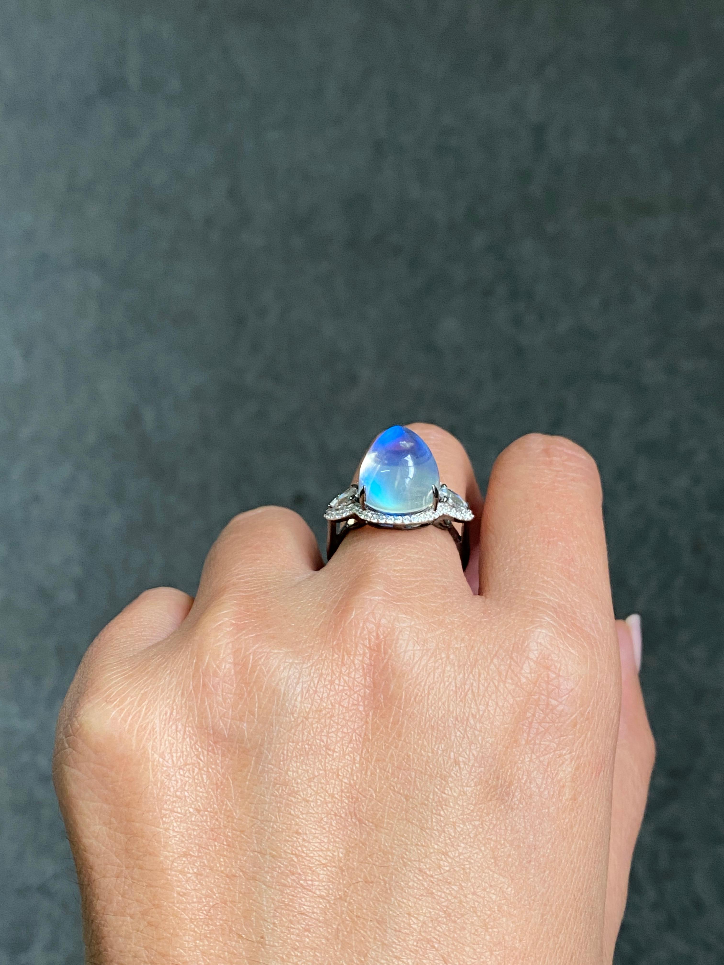 Certified 11.67 Carat Moonstone and Diamond Three Stone Cocktail Engagement Ring For Sale 4