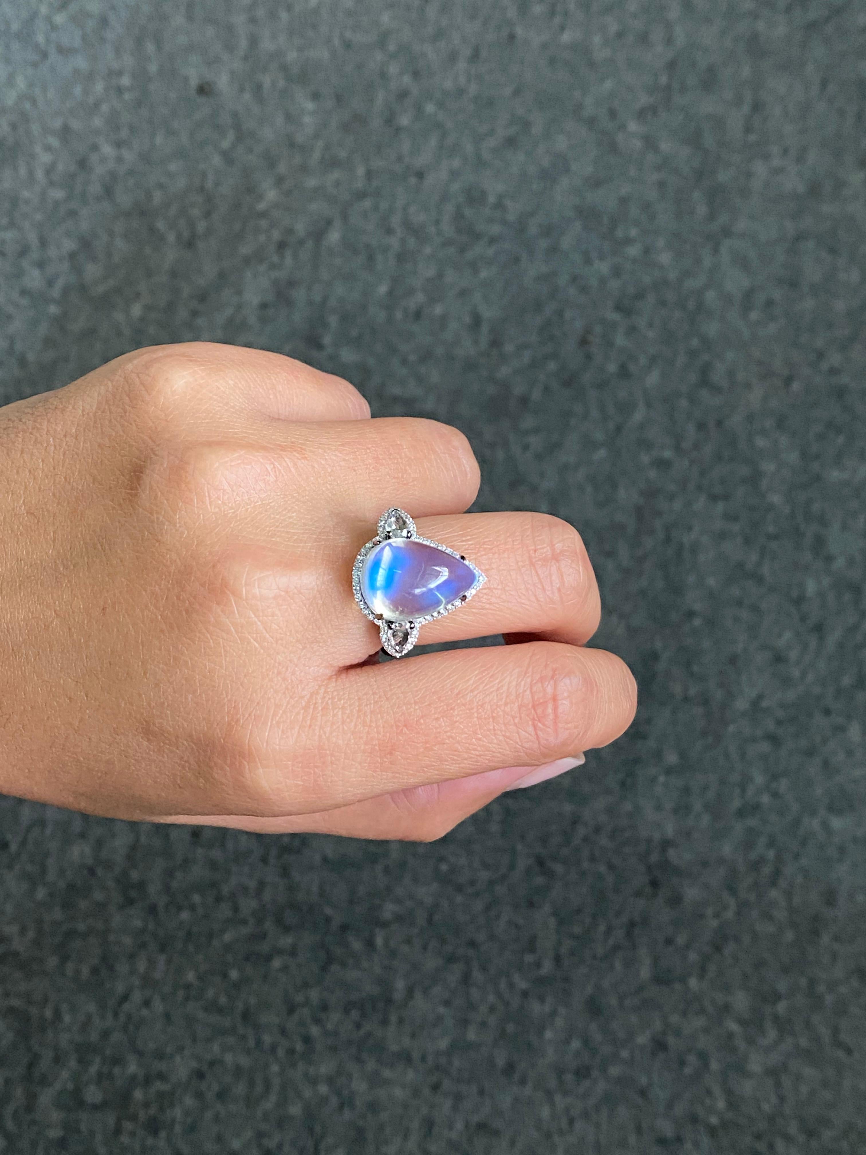 Certified 11.67 Carat Moonstone and Diamond Three Stone Cocktail Engagement Ring For Sale 6