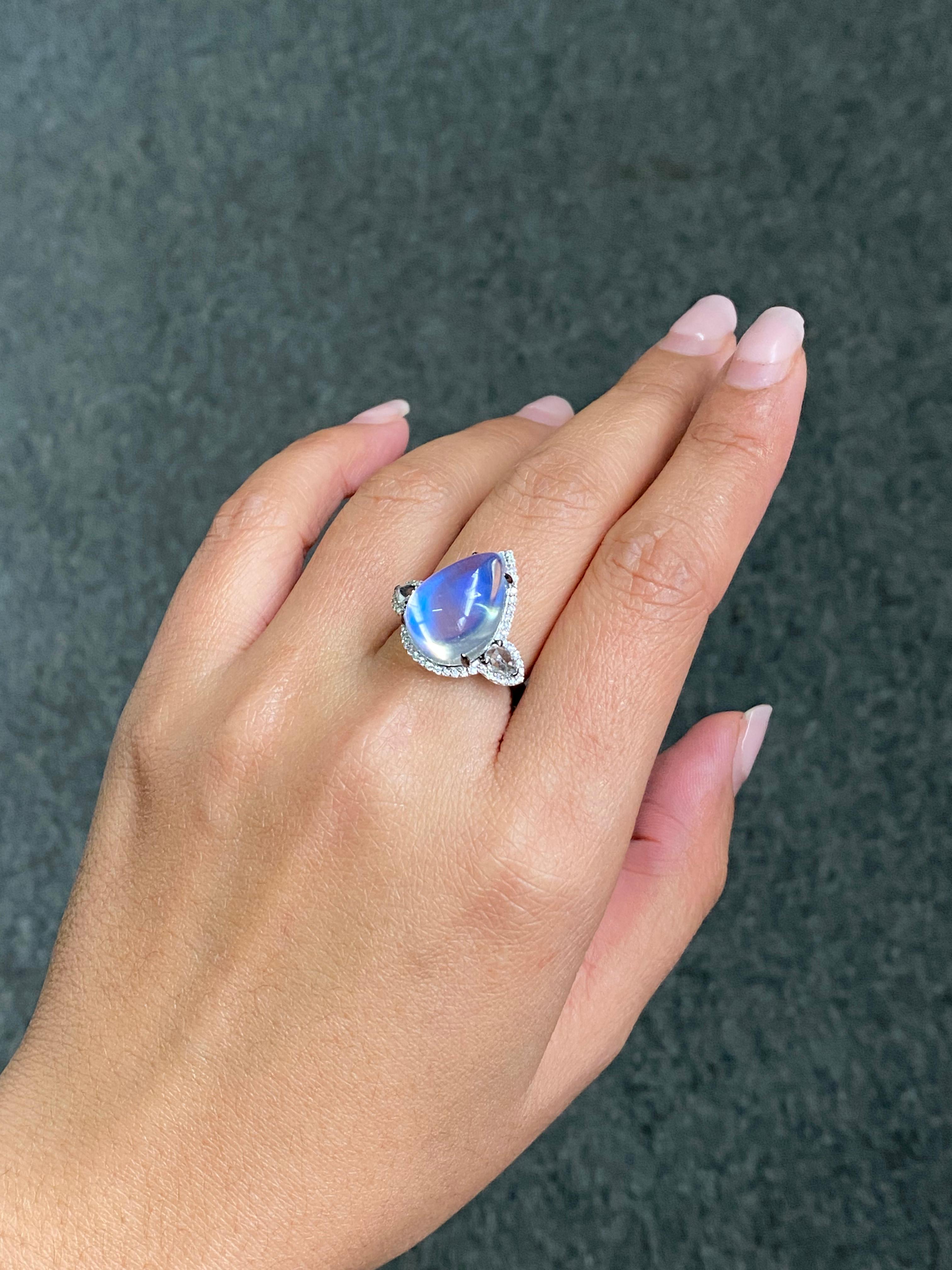 Certified 11.67 Carat Moonstone and Diamond Three Stone Cocktail Engagement Ring For Sale 7