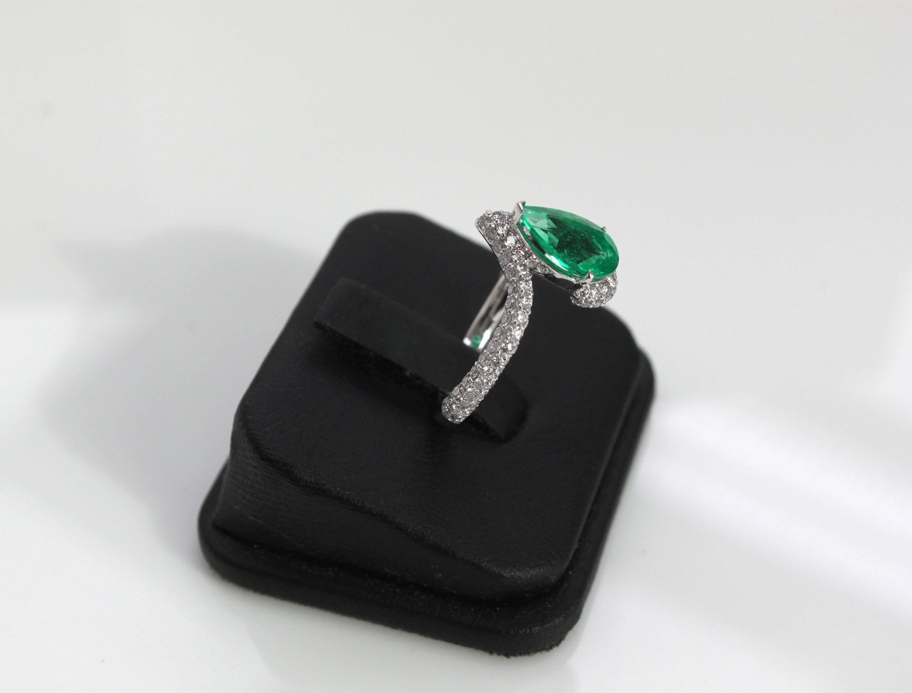 Platinring, zertifizierter 1,17 Karat Muzo Grüner kolumbianischer Smaragd und Diamant Damen im Angebot