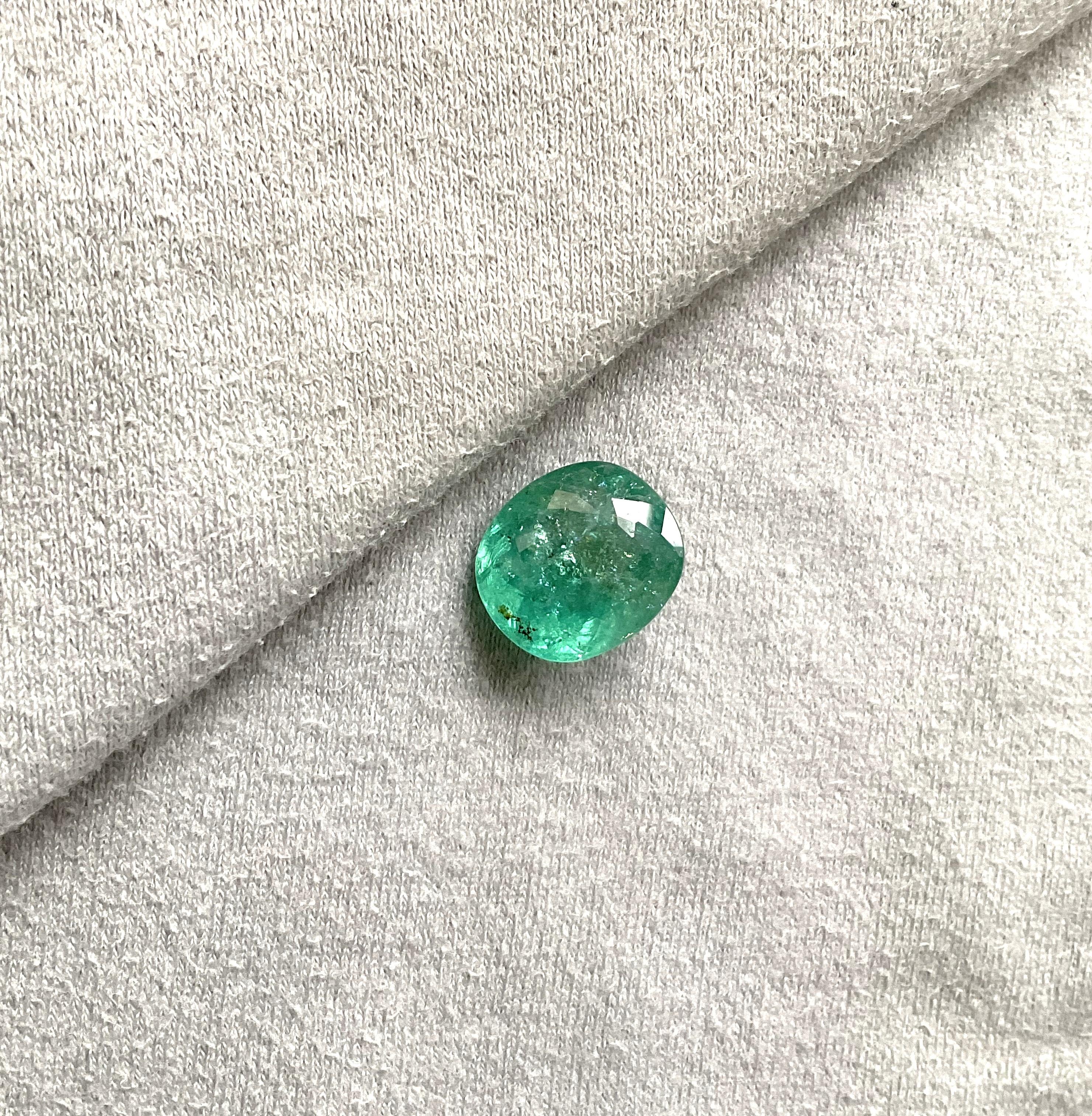 Certified 11.92 Carats Paraiba Tourmaline Oval Cut Stone for Fine Jewellery In New Condition For Sale In Jaipur, RJ