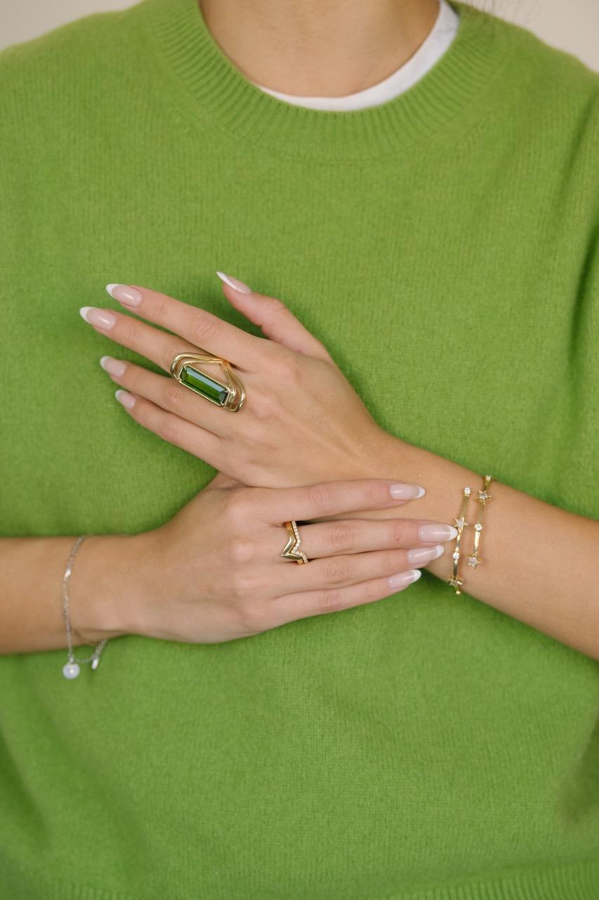 En vente :  Tourmaline verte profonde certifiée 11ct sertie d'or jaune 18k 10