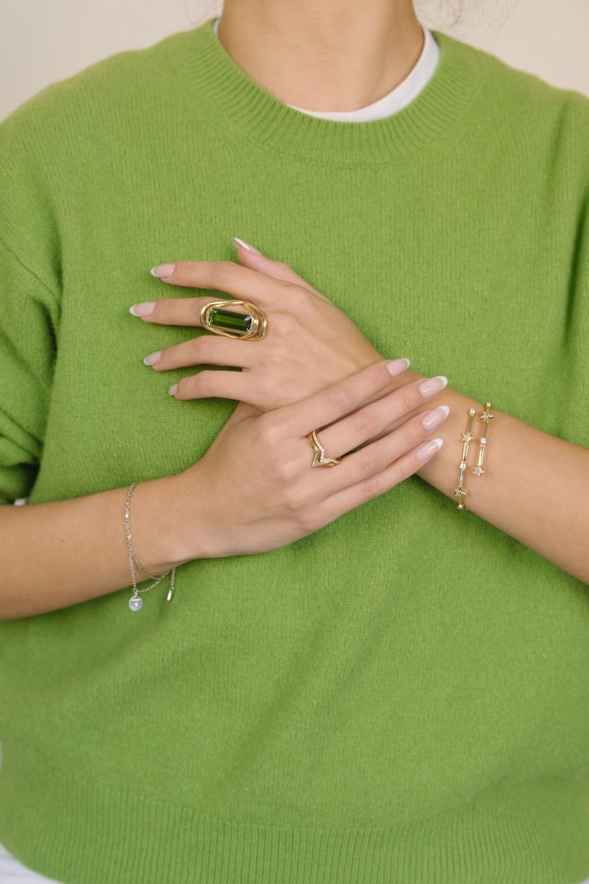 En vente :  Tourmaline verte profonde certifiée 11ct sertie d'or jaune 18k 13