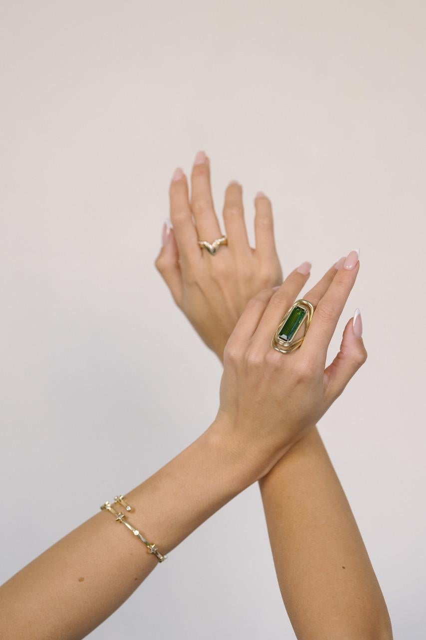En vente :  Tourmaline verte profonde certifiée 11ct sertie d'or jaune 18k 8