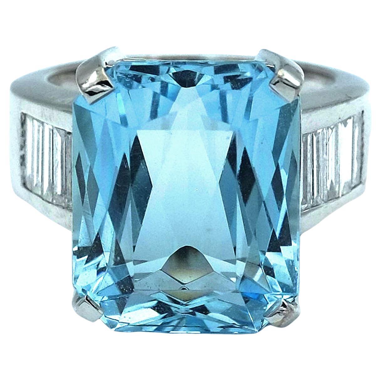 Certified 12 Carat Aquamarine Diamond 18k White Gold Cocktail Ring