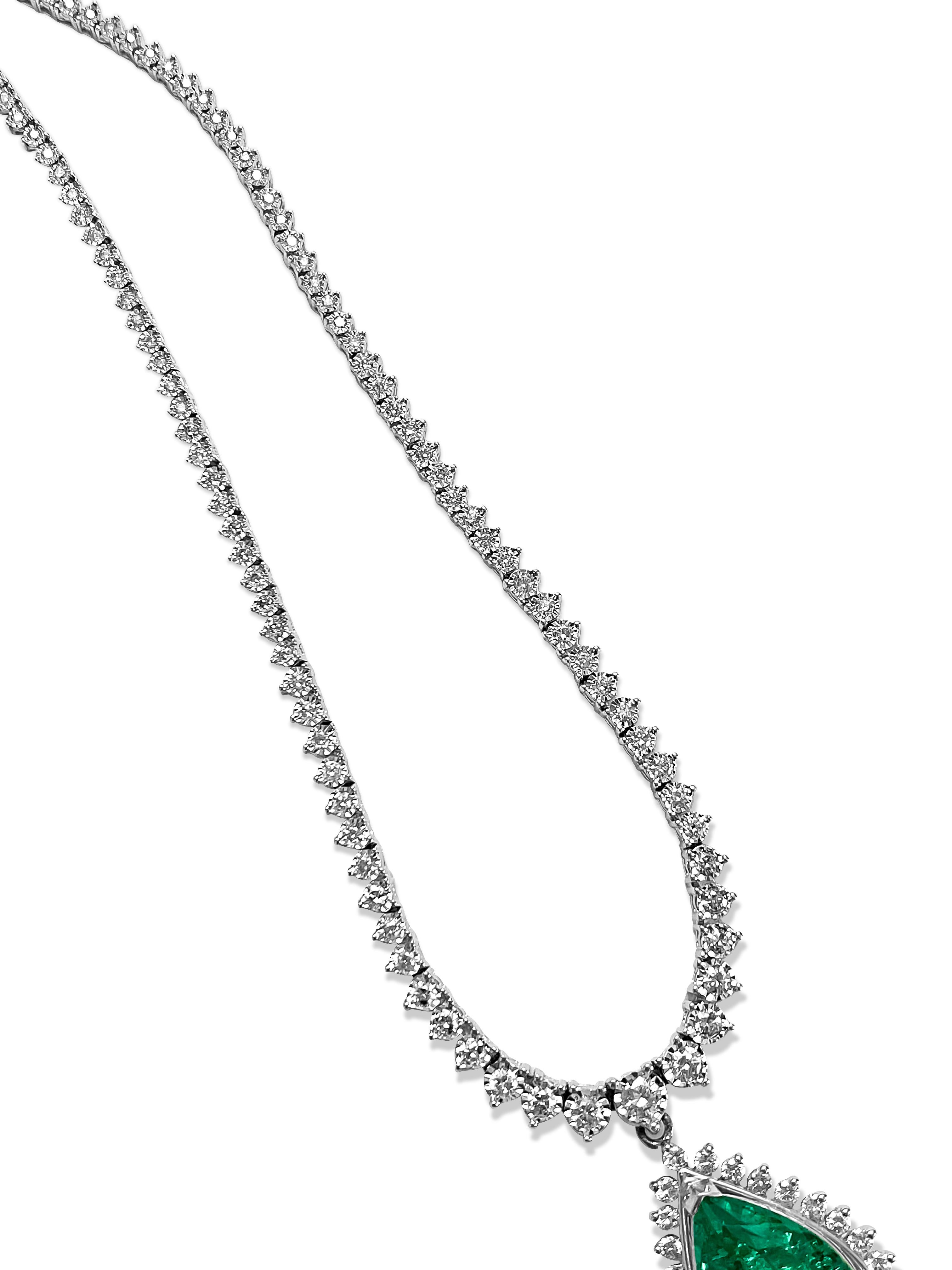Pear Cut Certified 12.00 Carat Colombian Emerald Diamond Necklace 14 Karat White Gold For Sale
