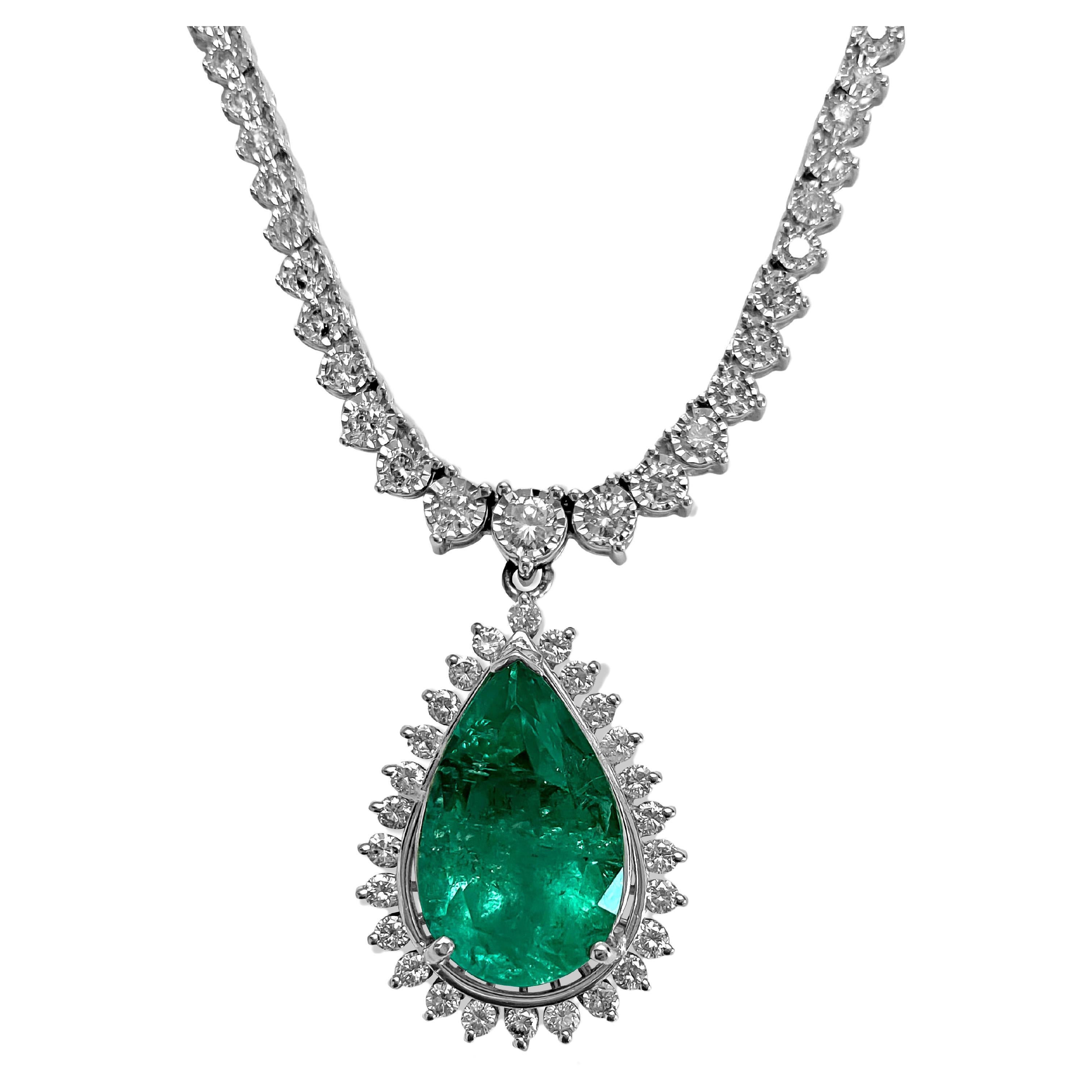 Certified 11.27 Carat Diamond and Colombian Emerald Necklace For Sale ...